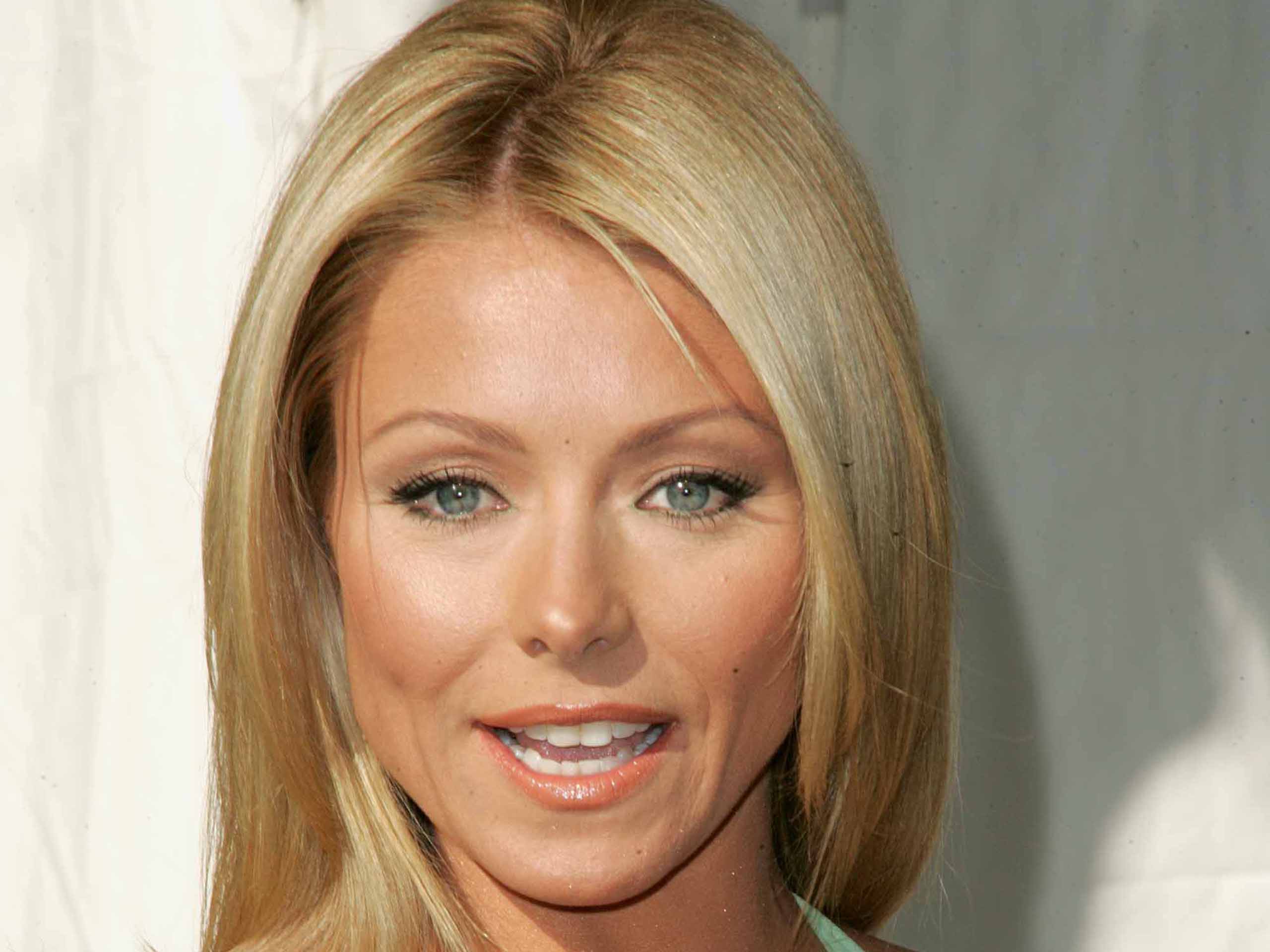 Kelly Ripa Wallpapers