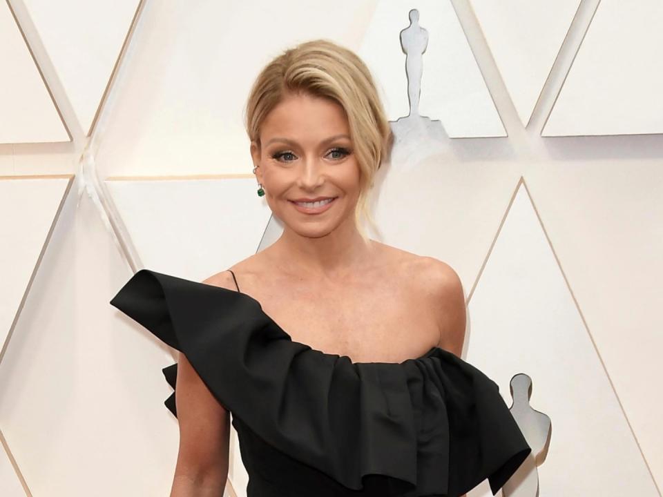 Kelly Ripa Wallpapers