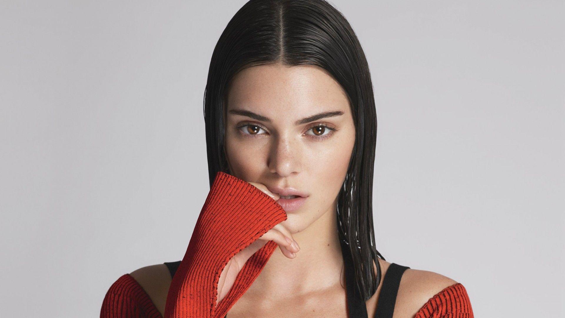 Kendall Jenner 2017 Portrait Wallpapers