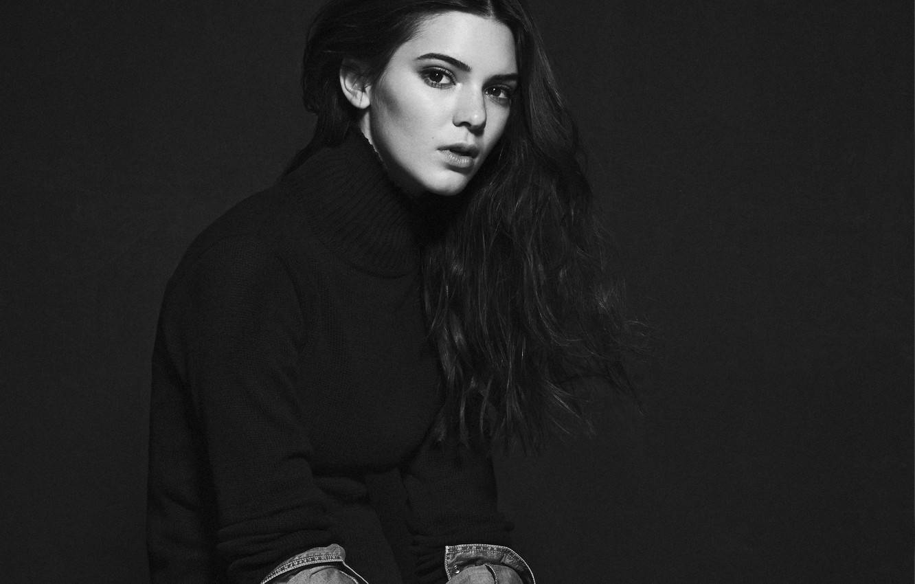 Kendall Jenner Monochrome Wallpapers