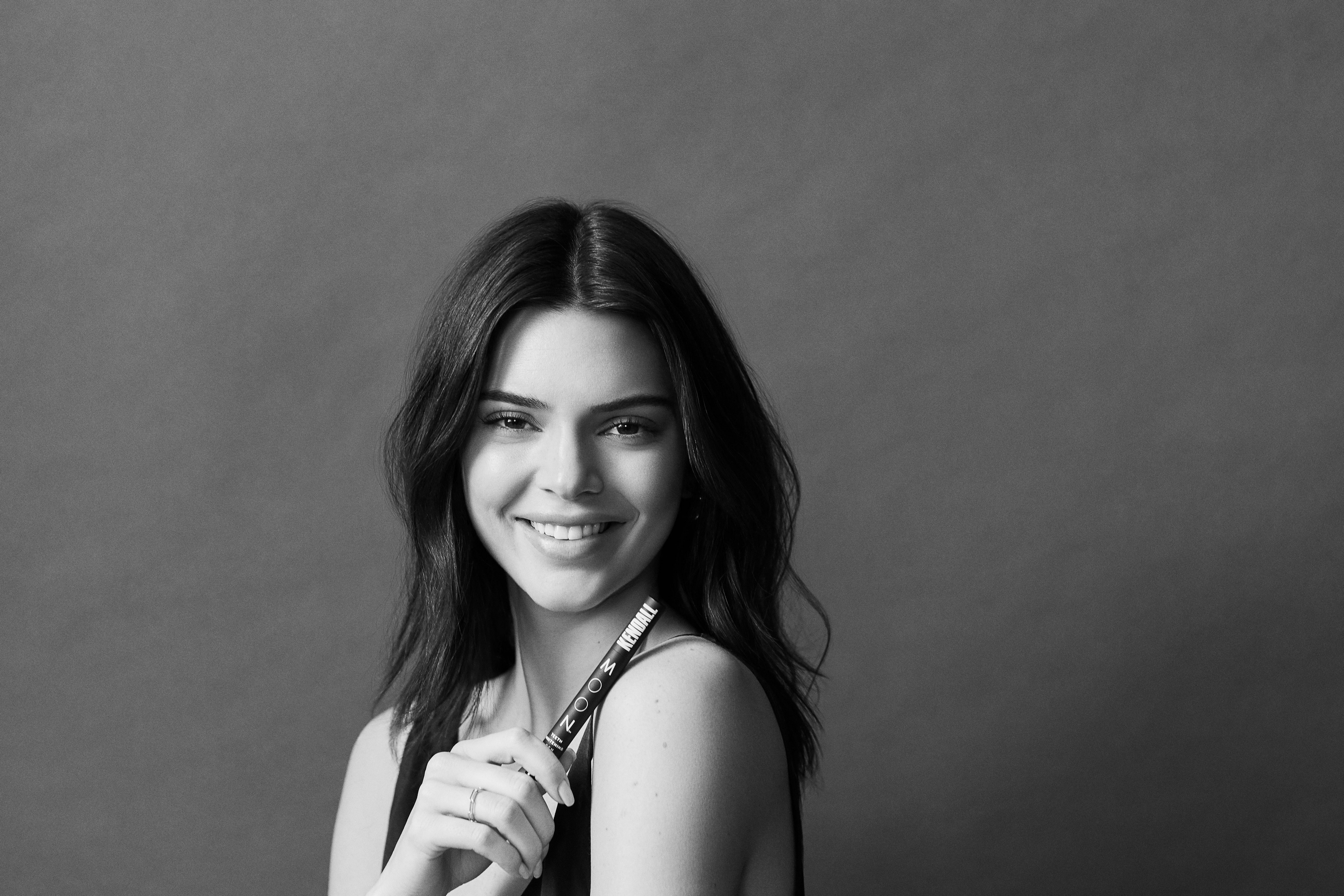 Kendall Jenner Monochrome Wallpapers