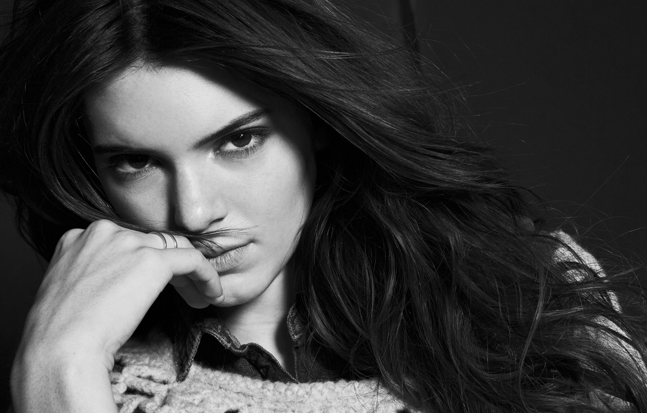 Kendall Jenner Monochrome Wallpapers