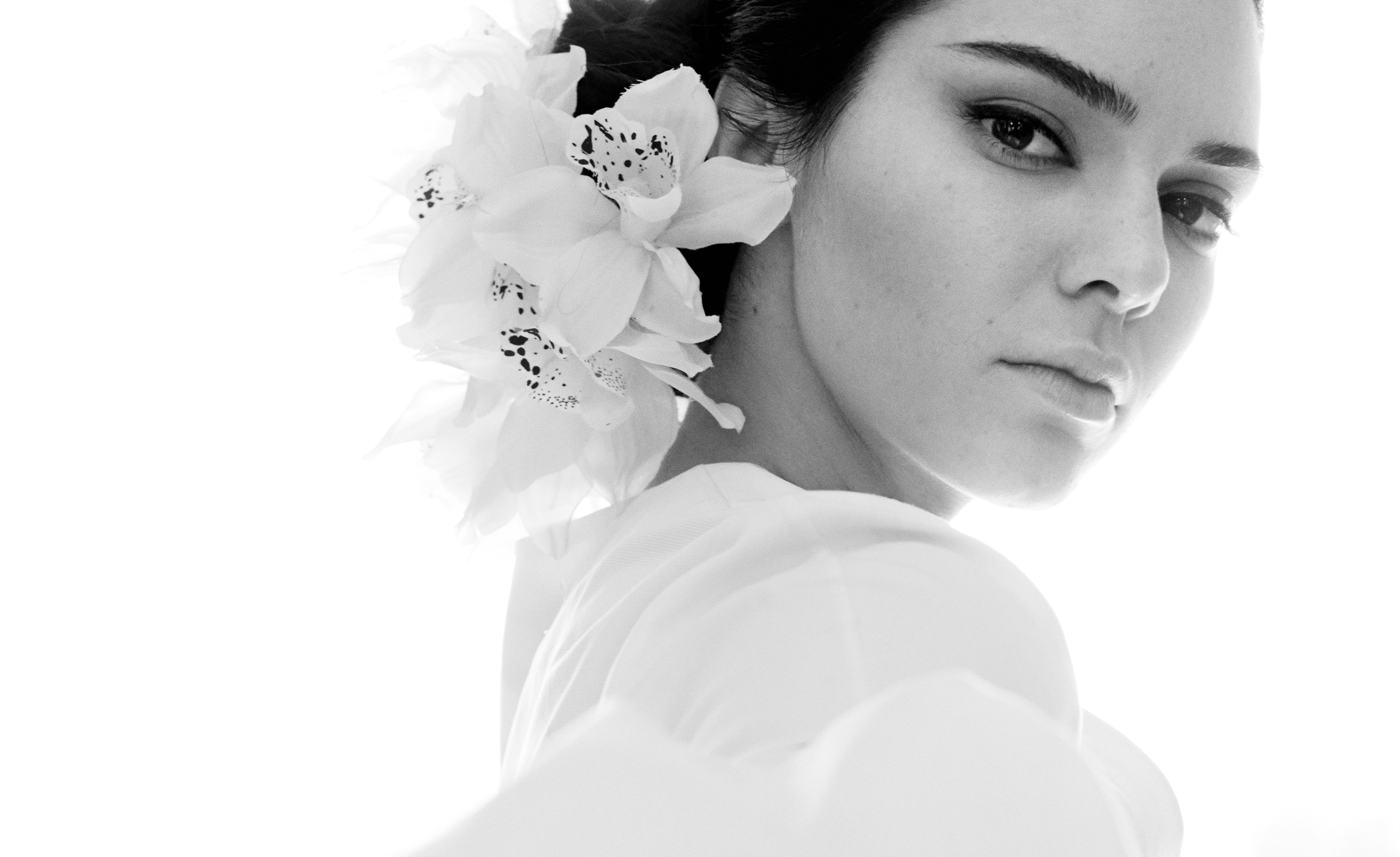 Kendall Jenner Monochrome Wallpapers