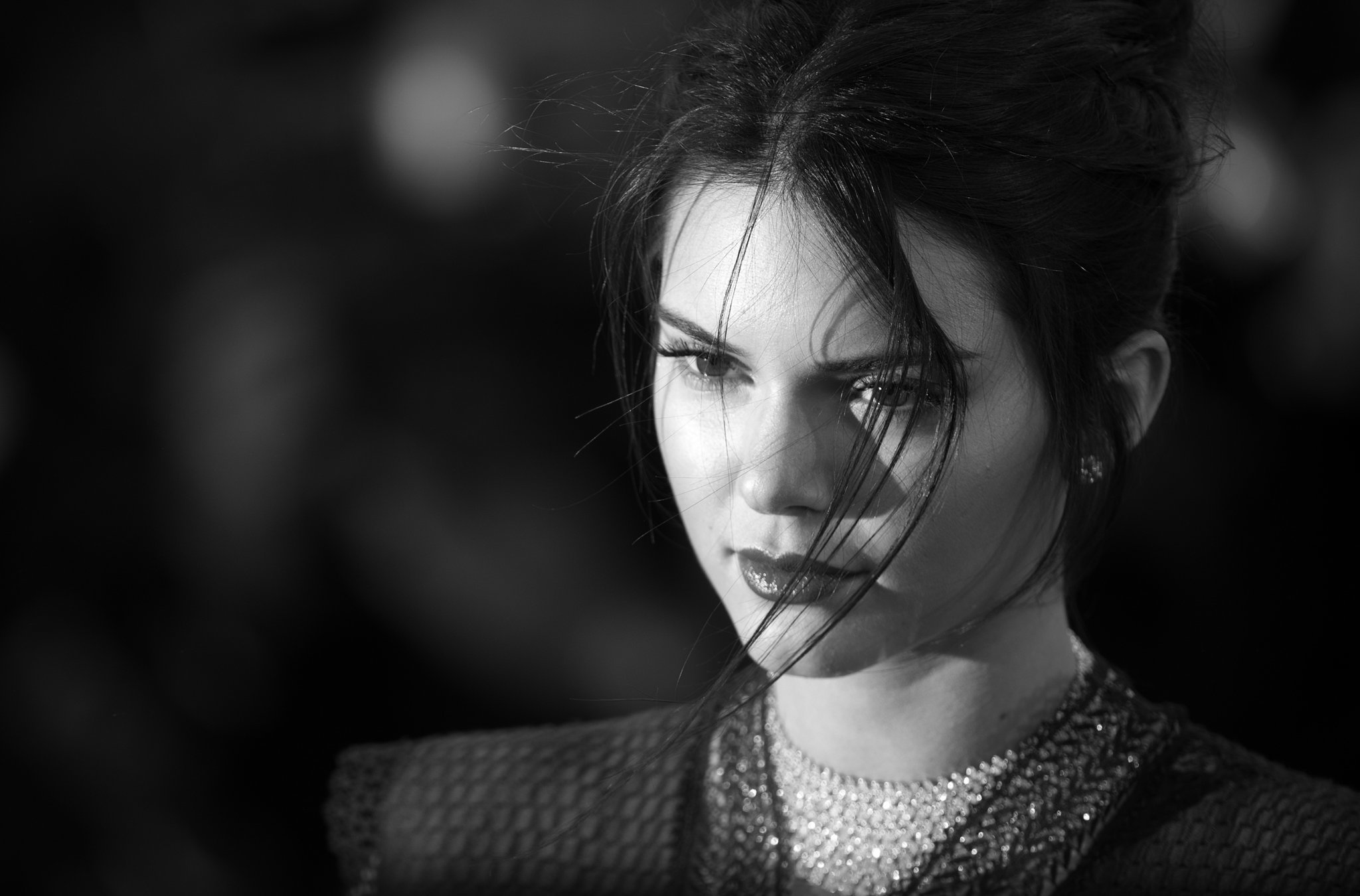 Kendall Jenner Monochrome Wallpapers