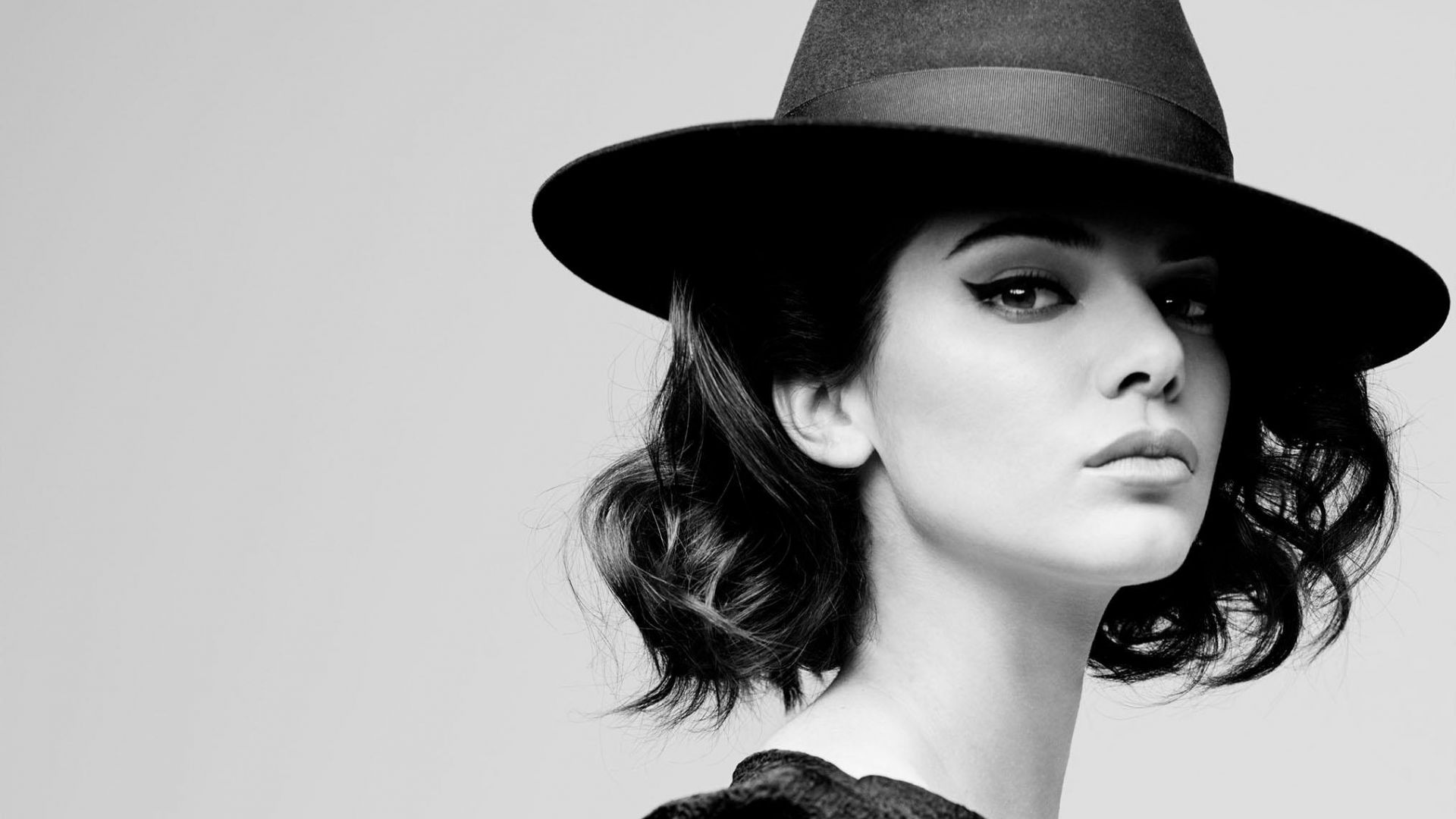 Kendall Jenner Monochrome Wallpapers