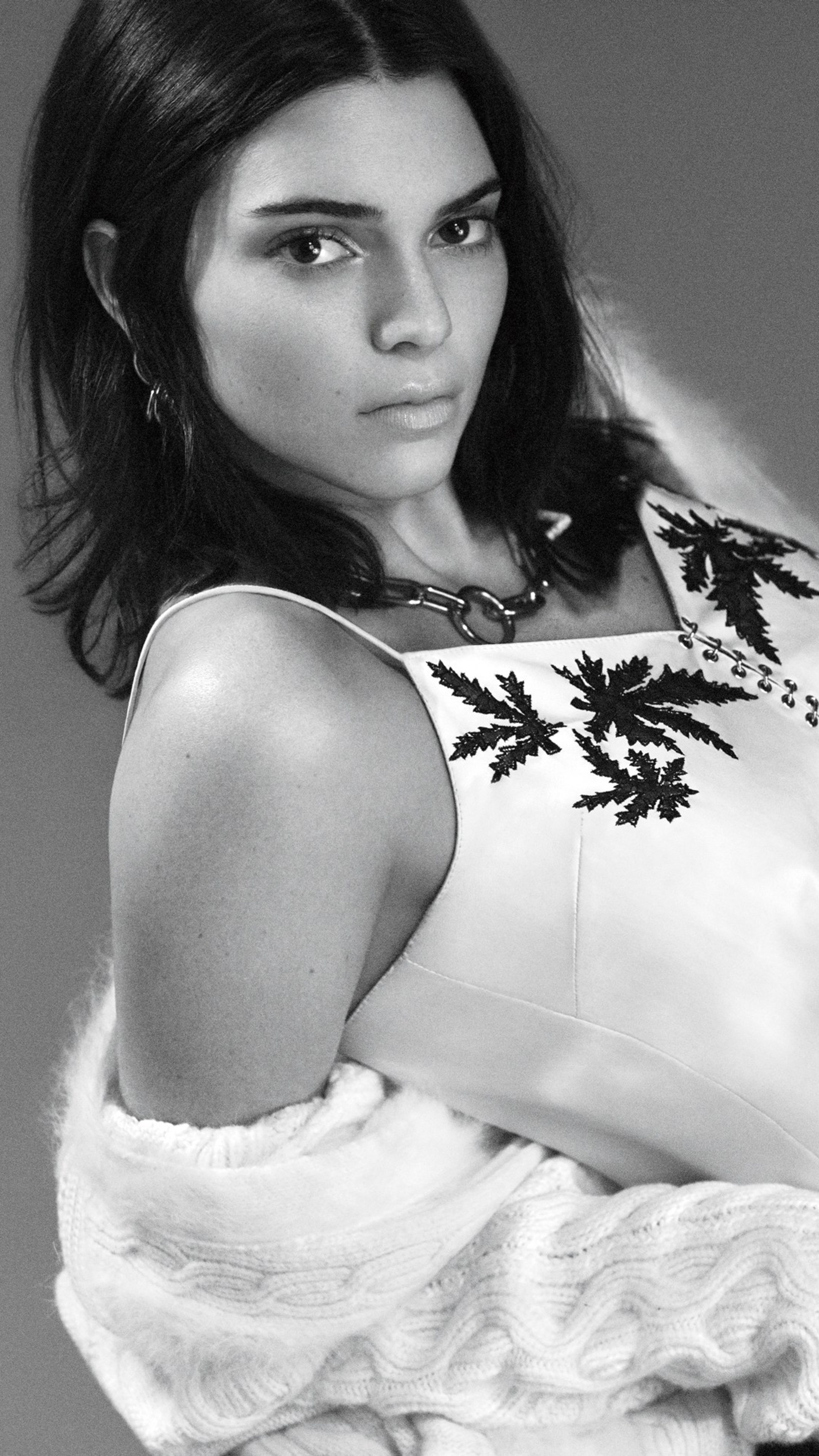 Kendall Jenner Monochrome Wallpapers