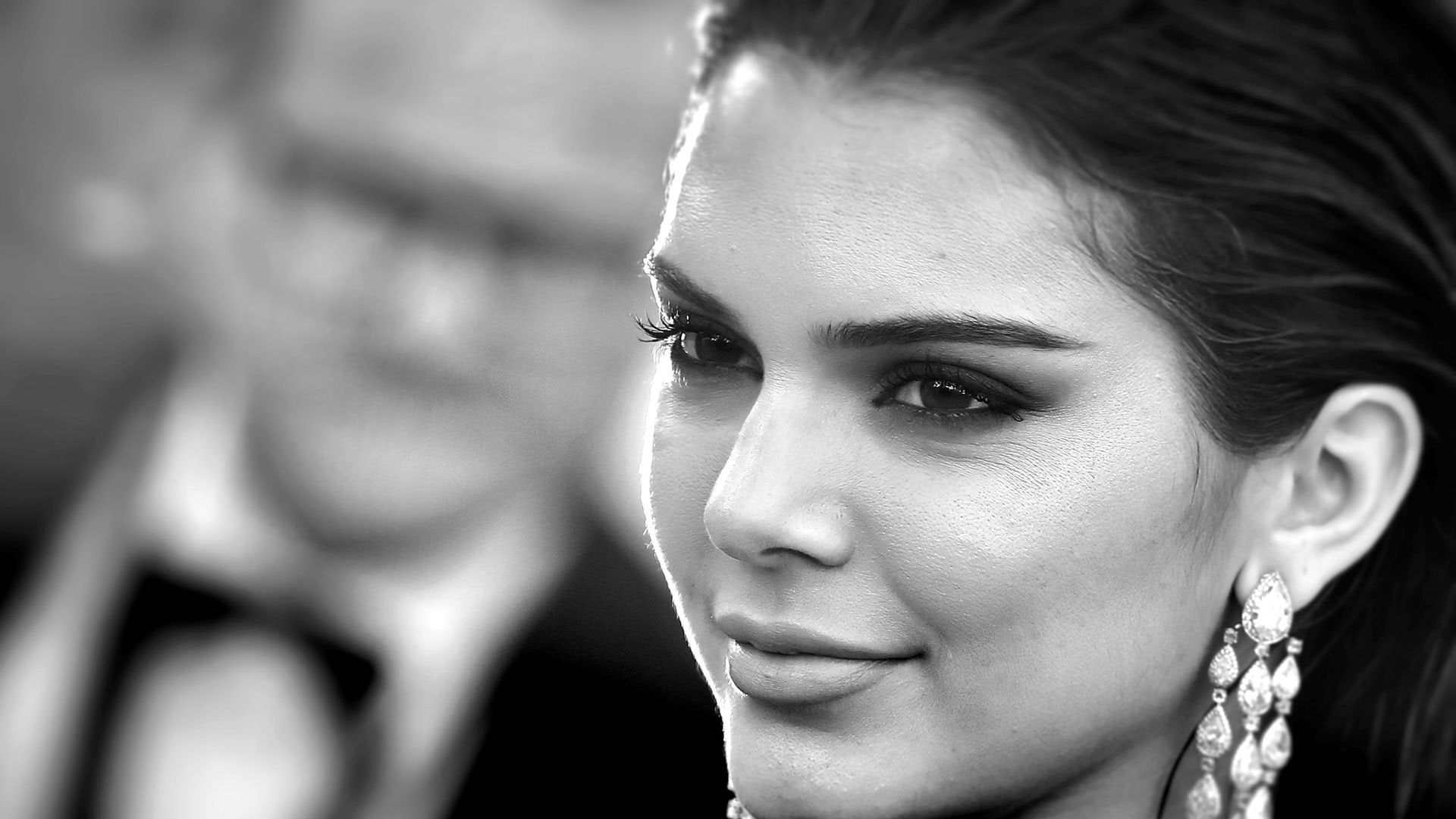 Kendall Jenner Monochrome Wallpapers