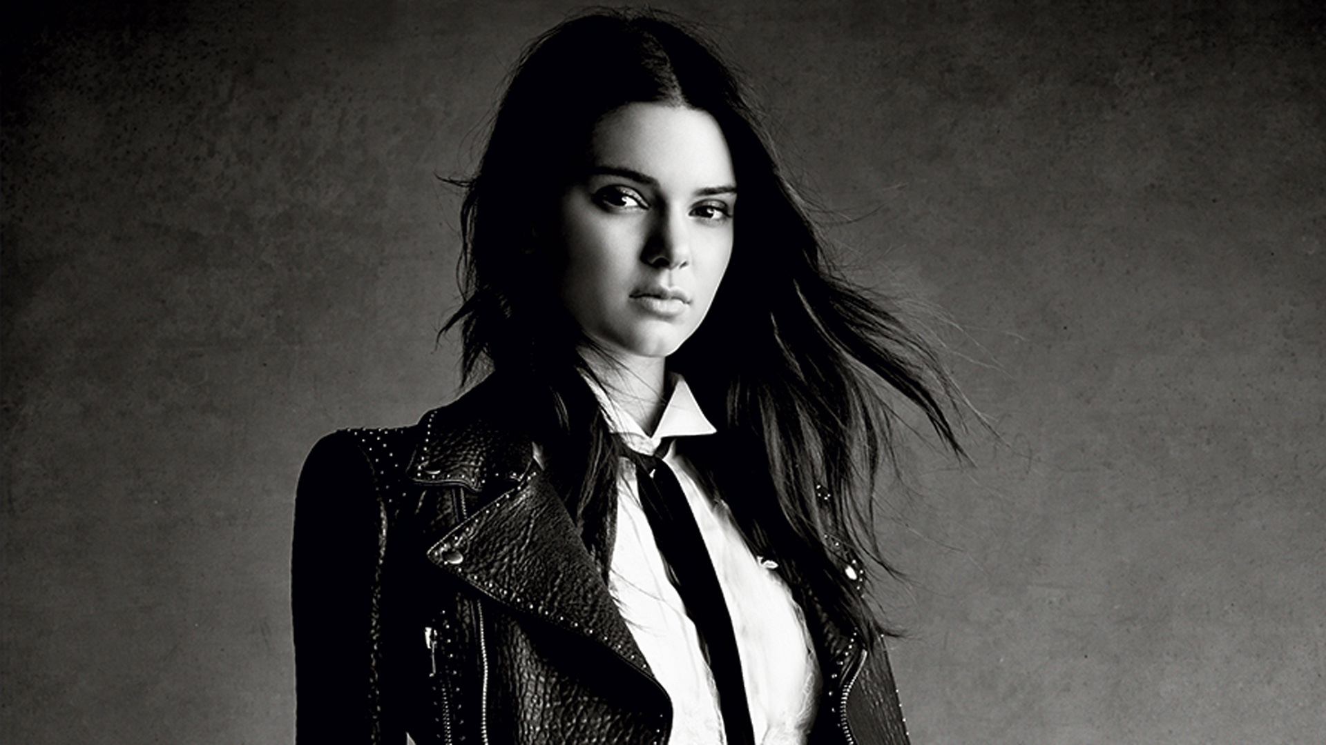 Kendall Jenner Monochrome Wallpapers