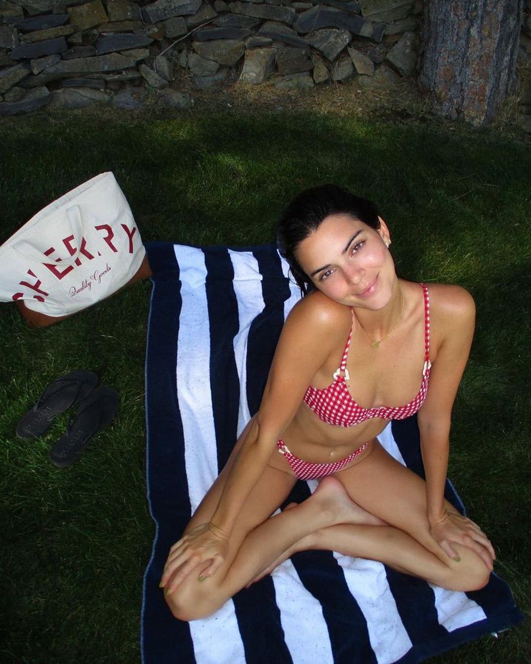 Kendall Jenner SwimSuit Wallpapers