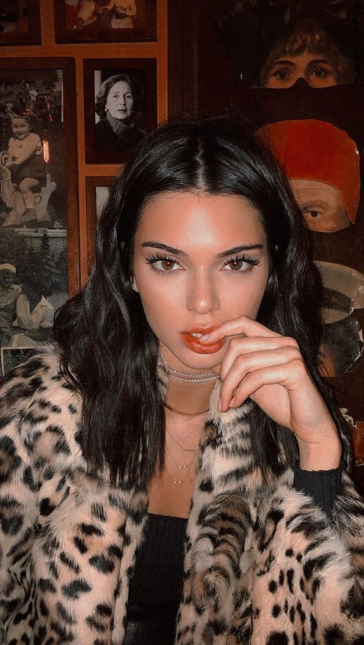 Kendall Jenner Vogue 2021 Wallpapers