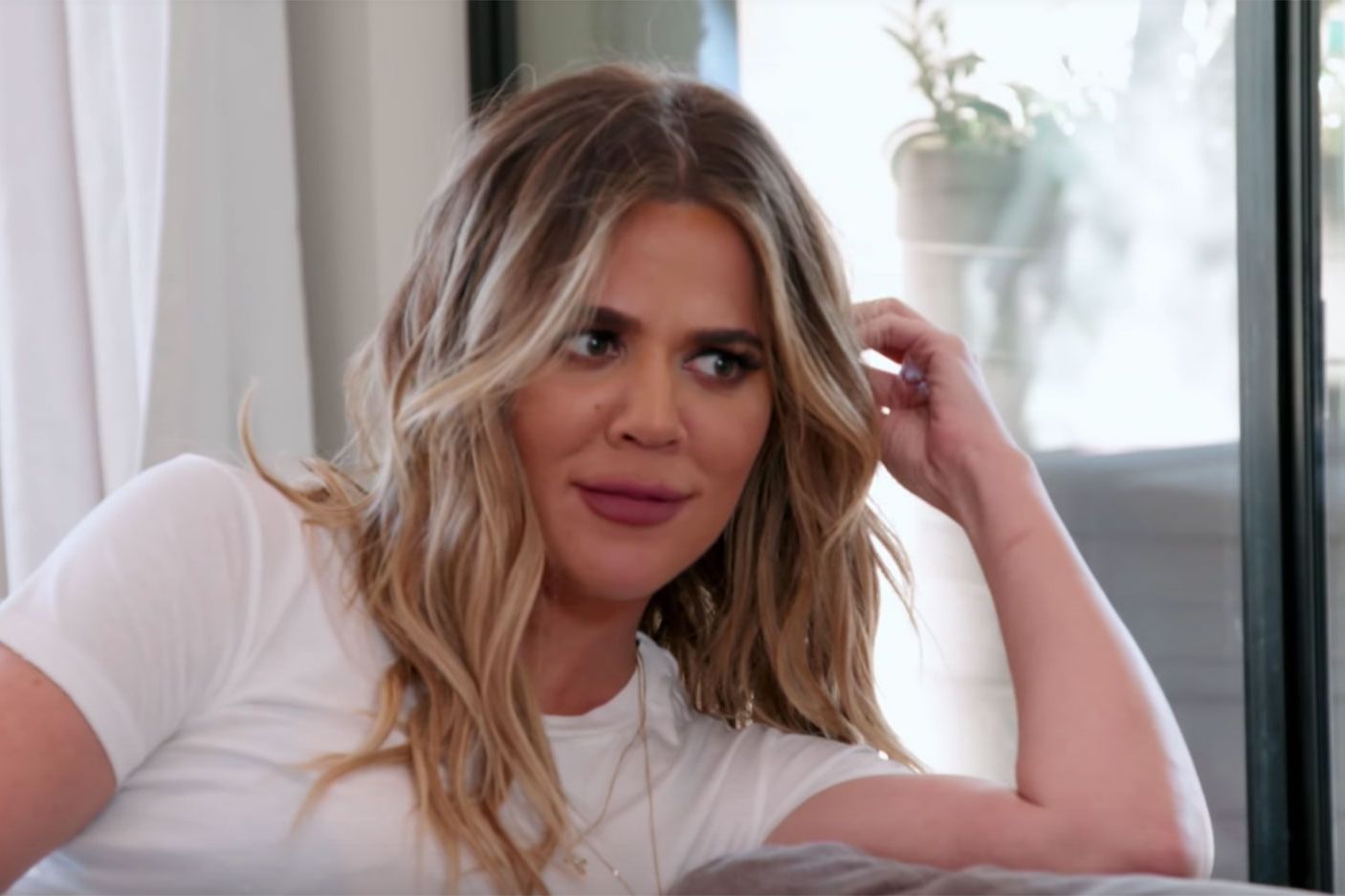 Khloe Kardashian Keeping Up With The Kardashians Season 14 Wallpapers