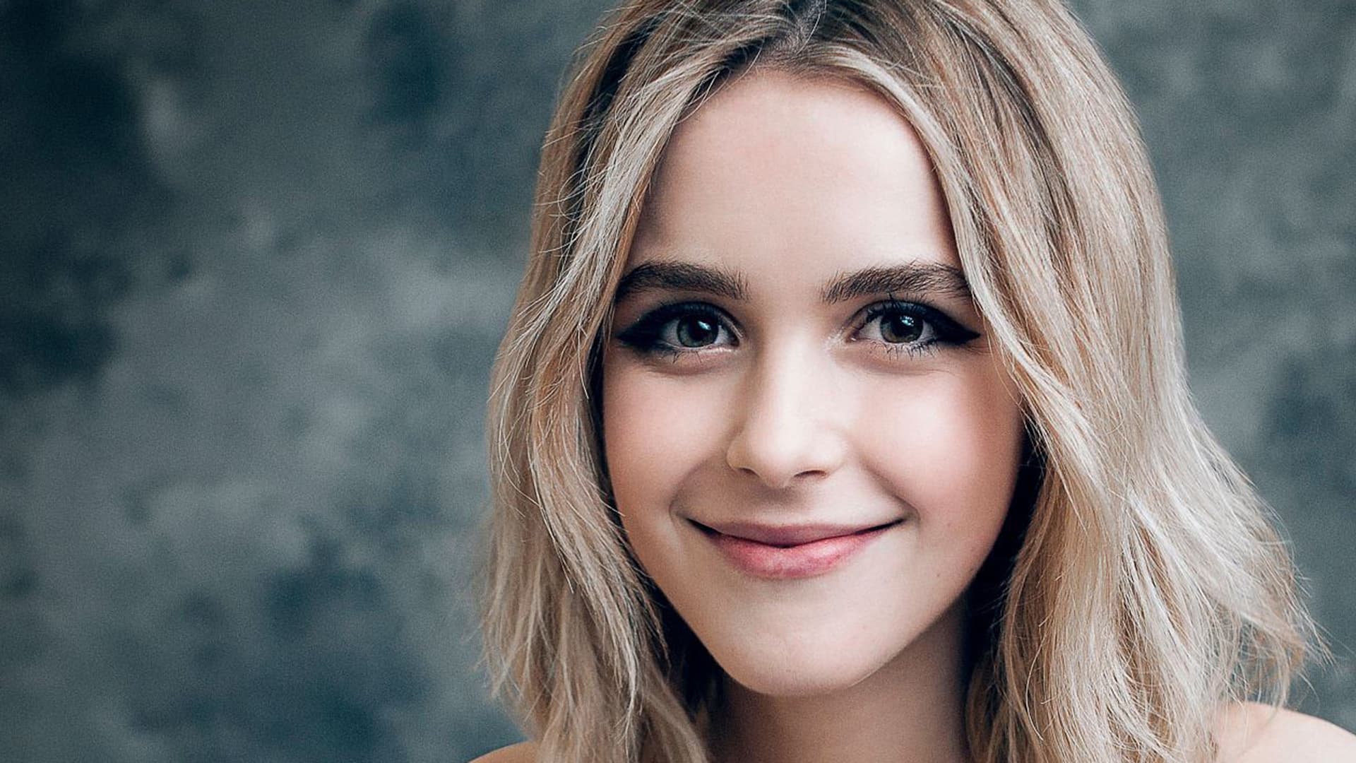 Kiernan Shipka 2020 Wallpapers