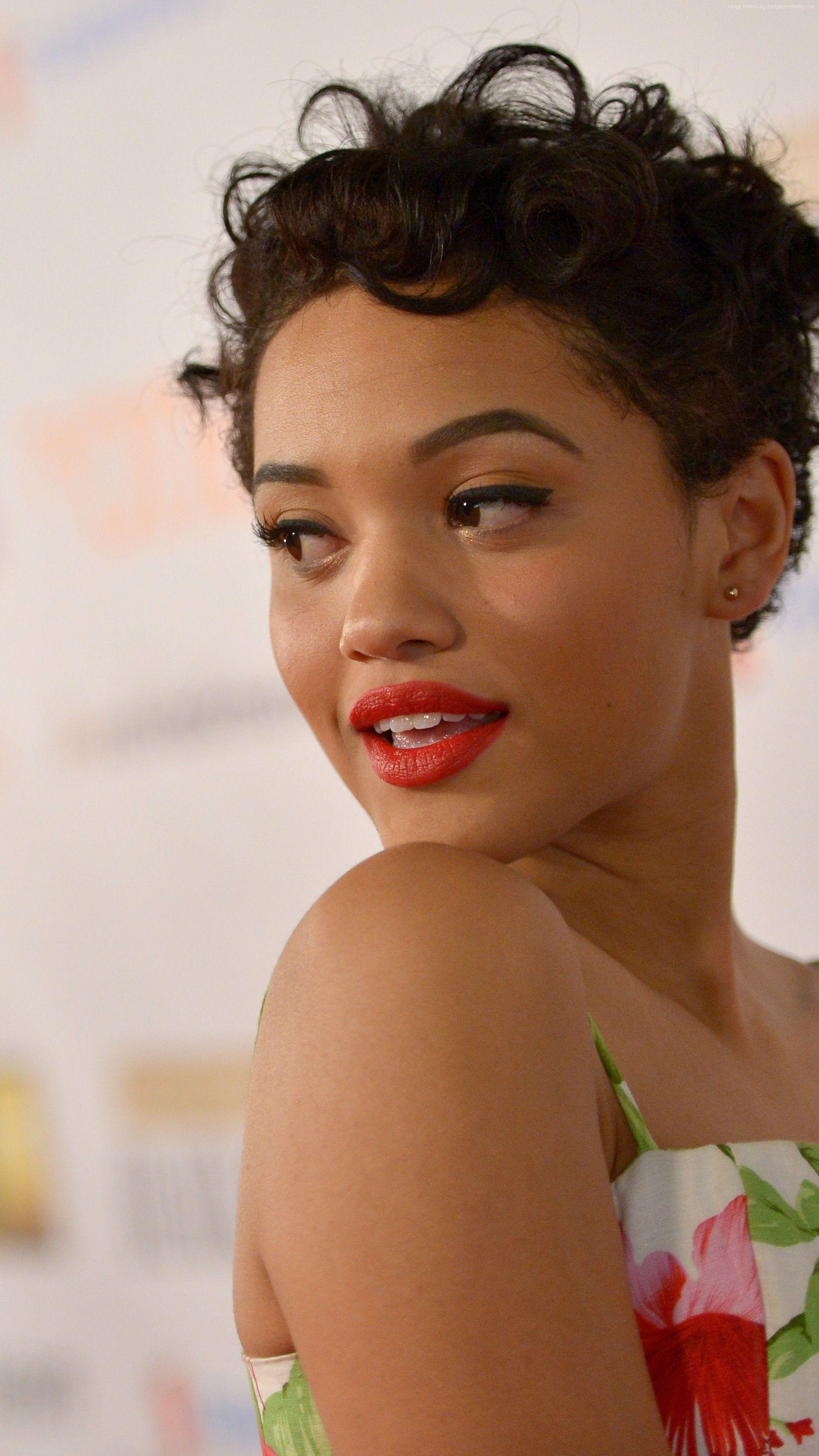 Kiersey Clemons Wallpapers