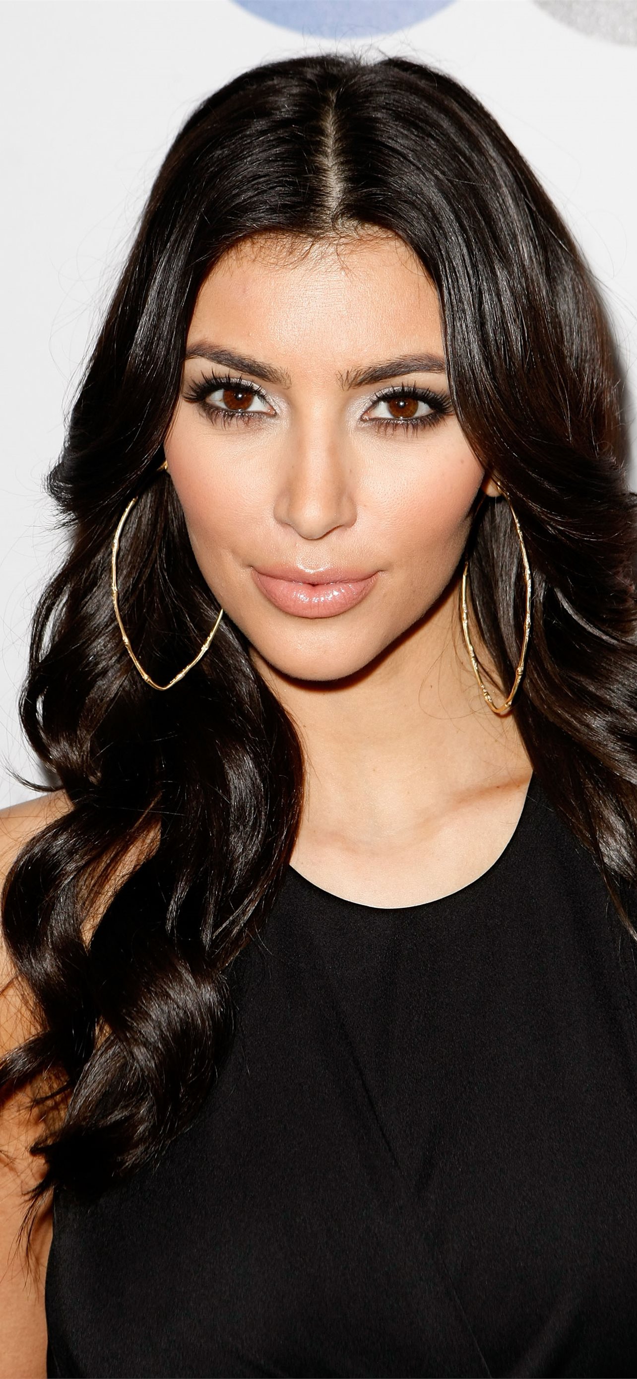 Kim Kardashian Iphone Wallpapers