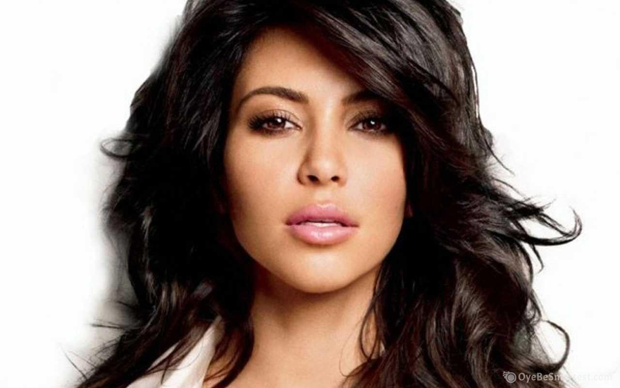 Kim Kardashian Wallpapers