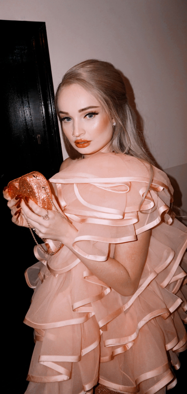 Kim Petras Wallpapers