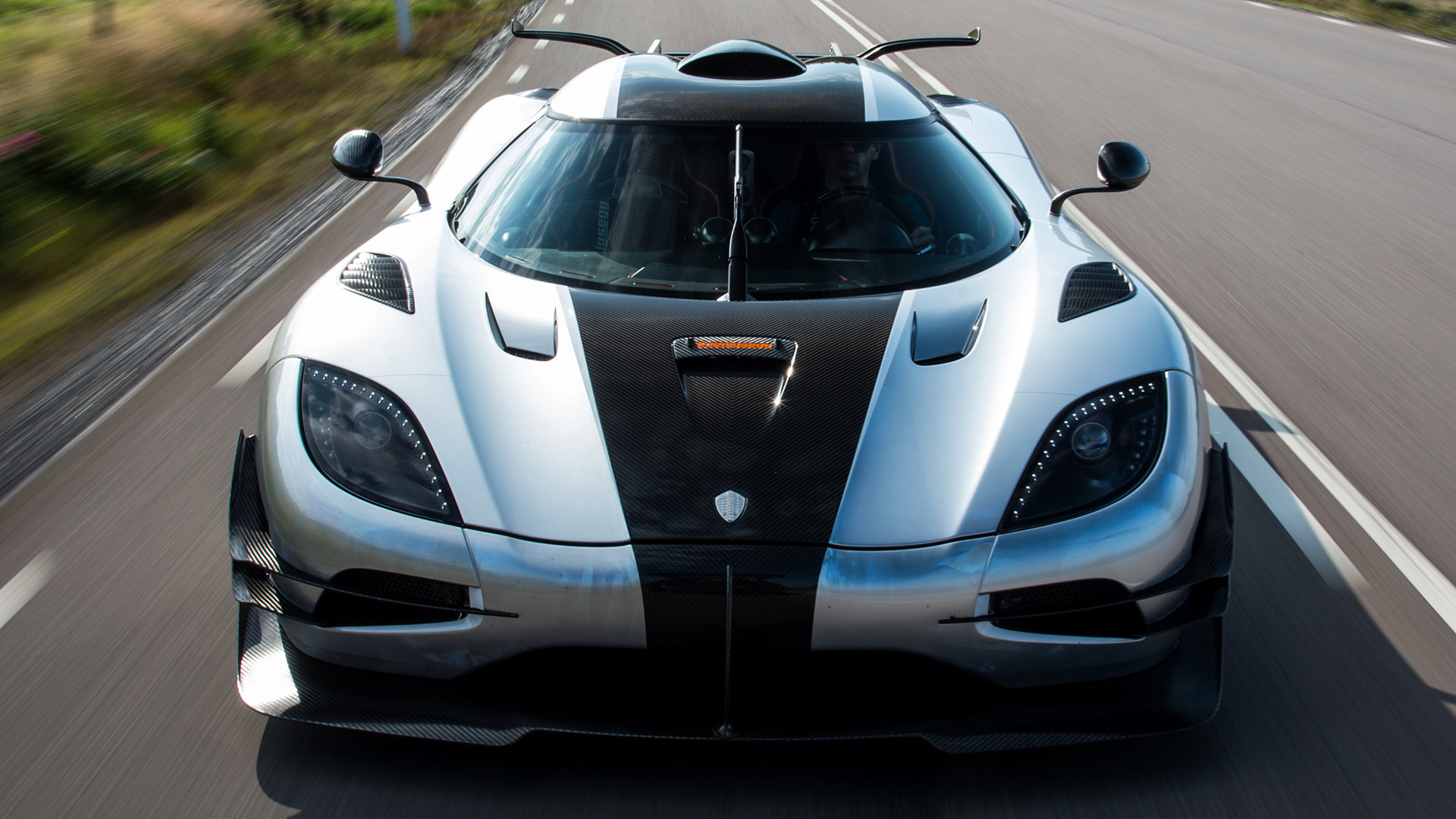 Koenigsegg One:1 Wallpapers