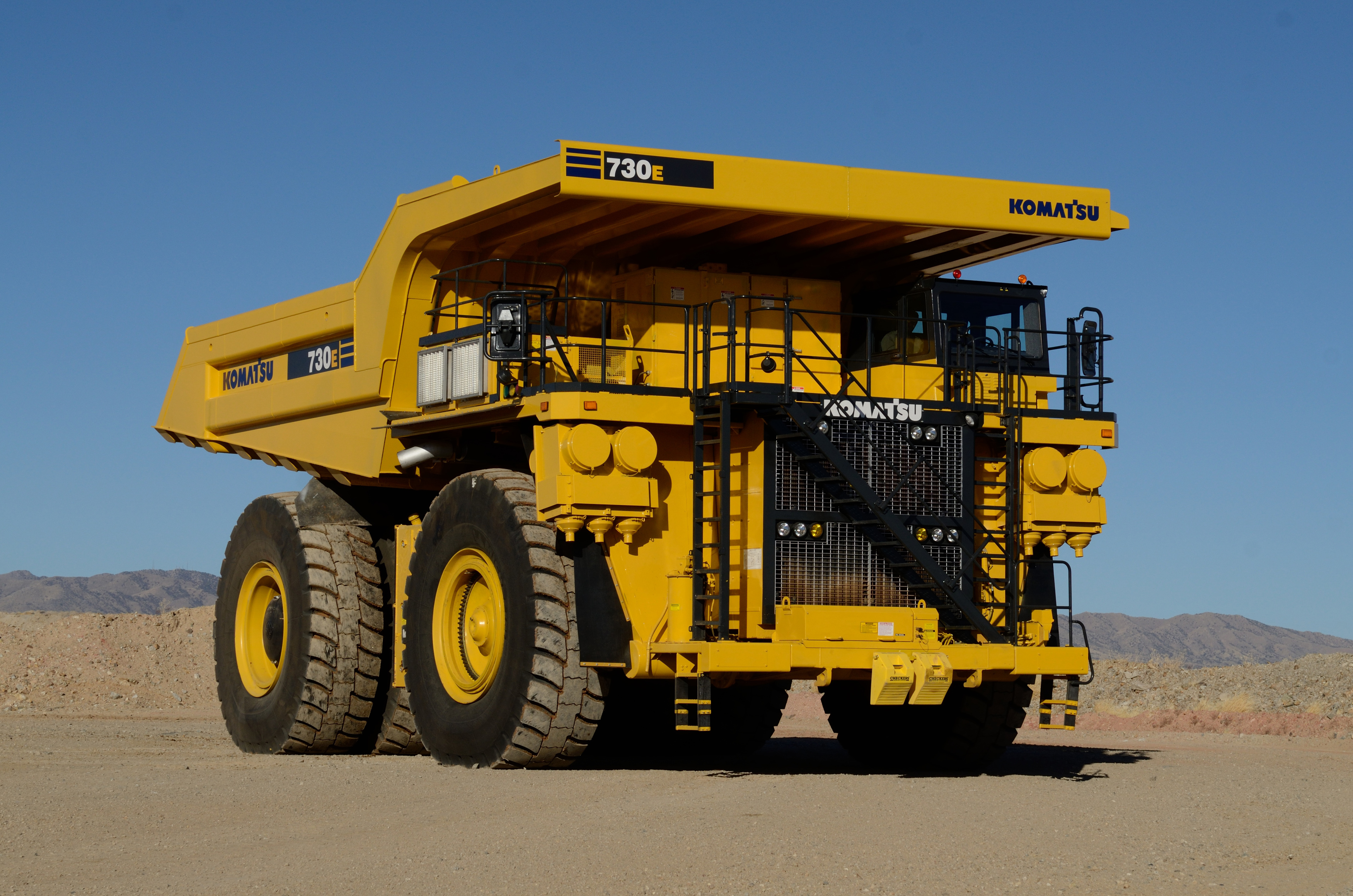 Komatsu Hd465 Dump Truck Wallpapers