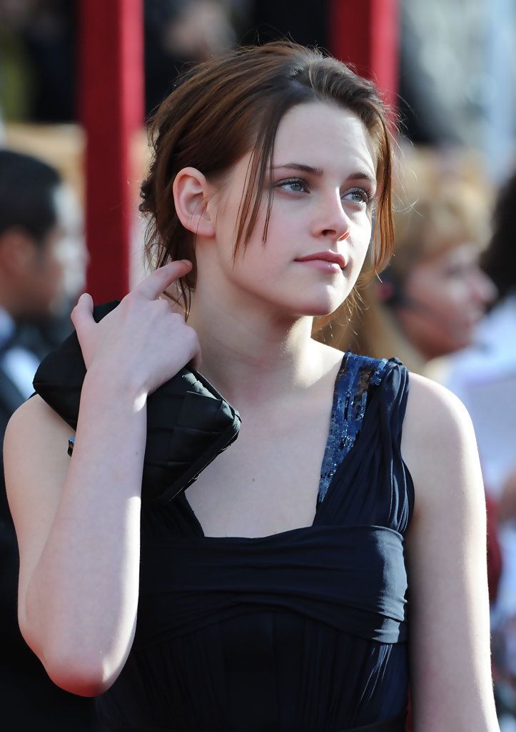 Kristen Stewart Actress 2021 Wallpapers