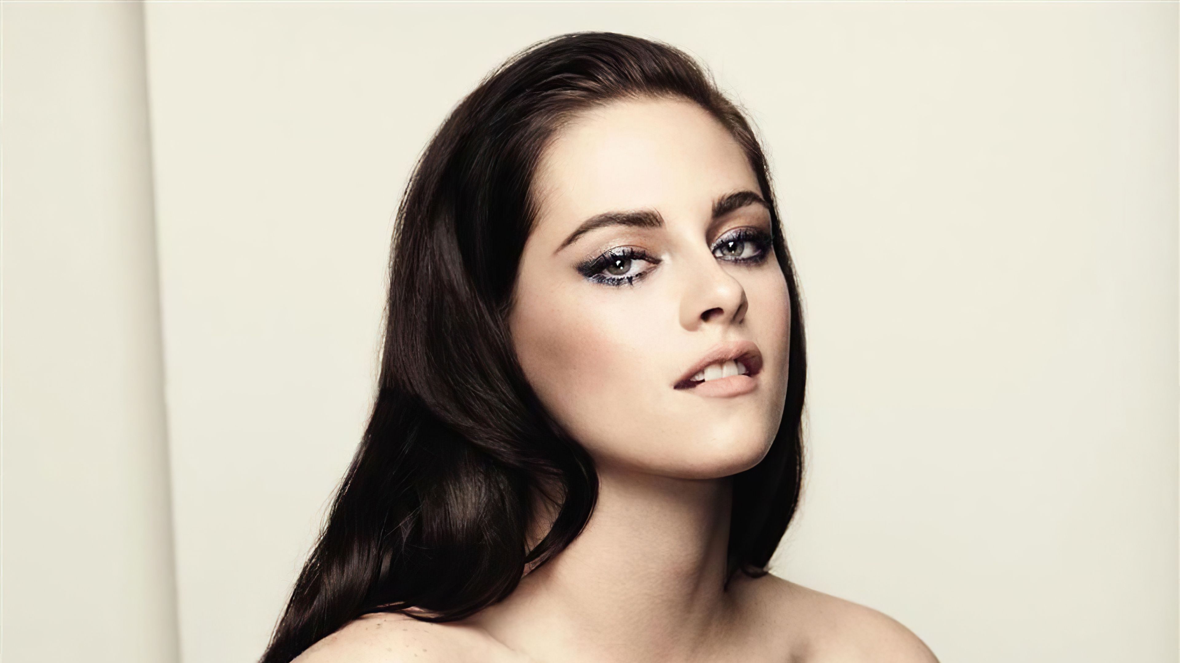 Kristen Stewart Actress 2021 Wallpapers