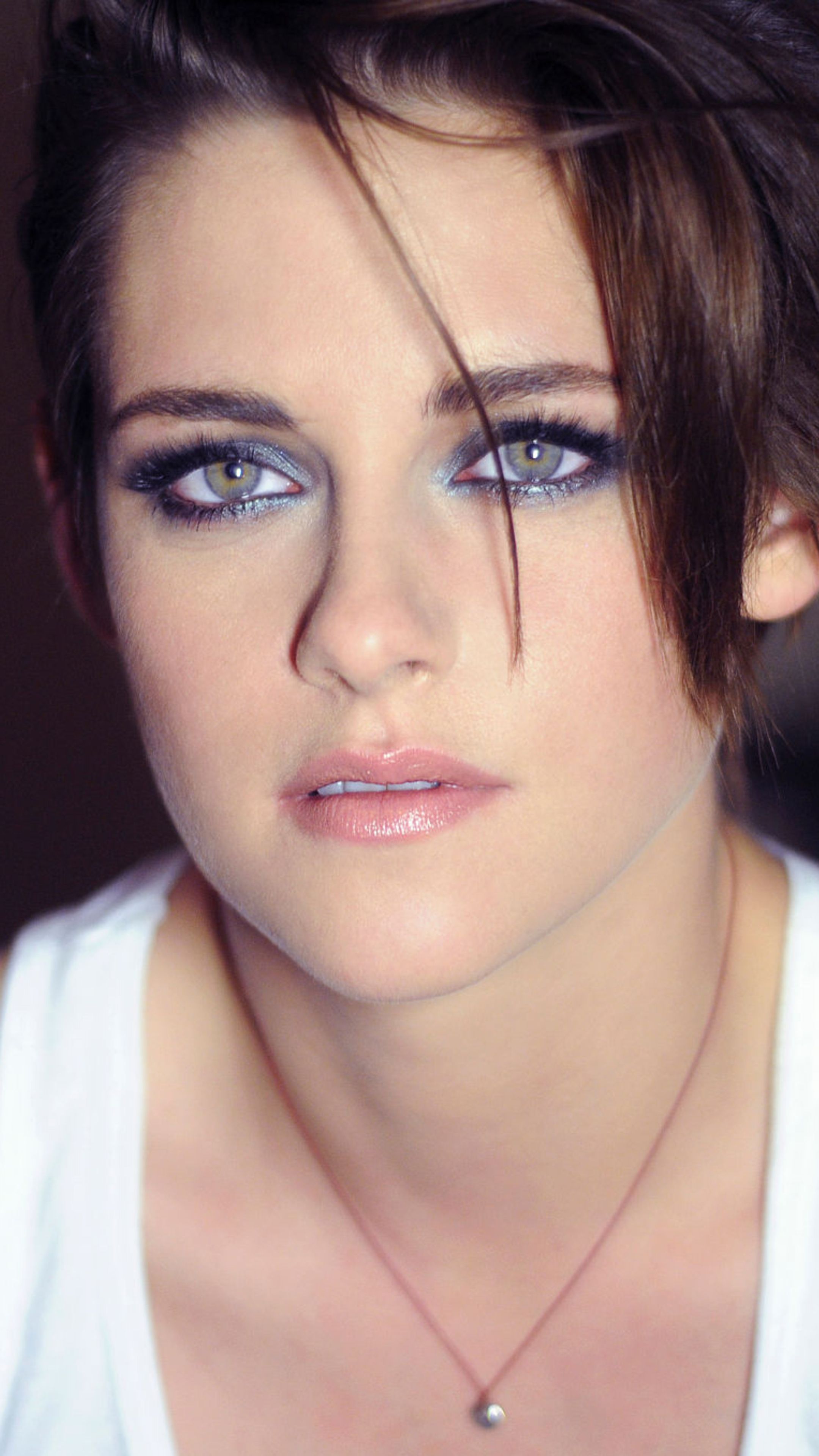 Kristen Stewart Close-Up Wallpapers