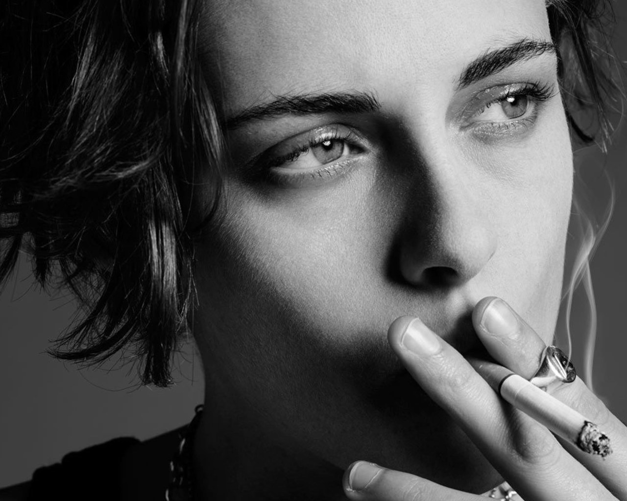 Kristen Stewart HD Monochrome 2021 Wallpapers