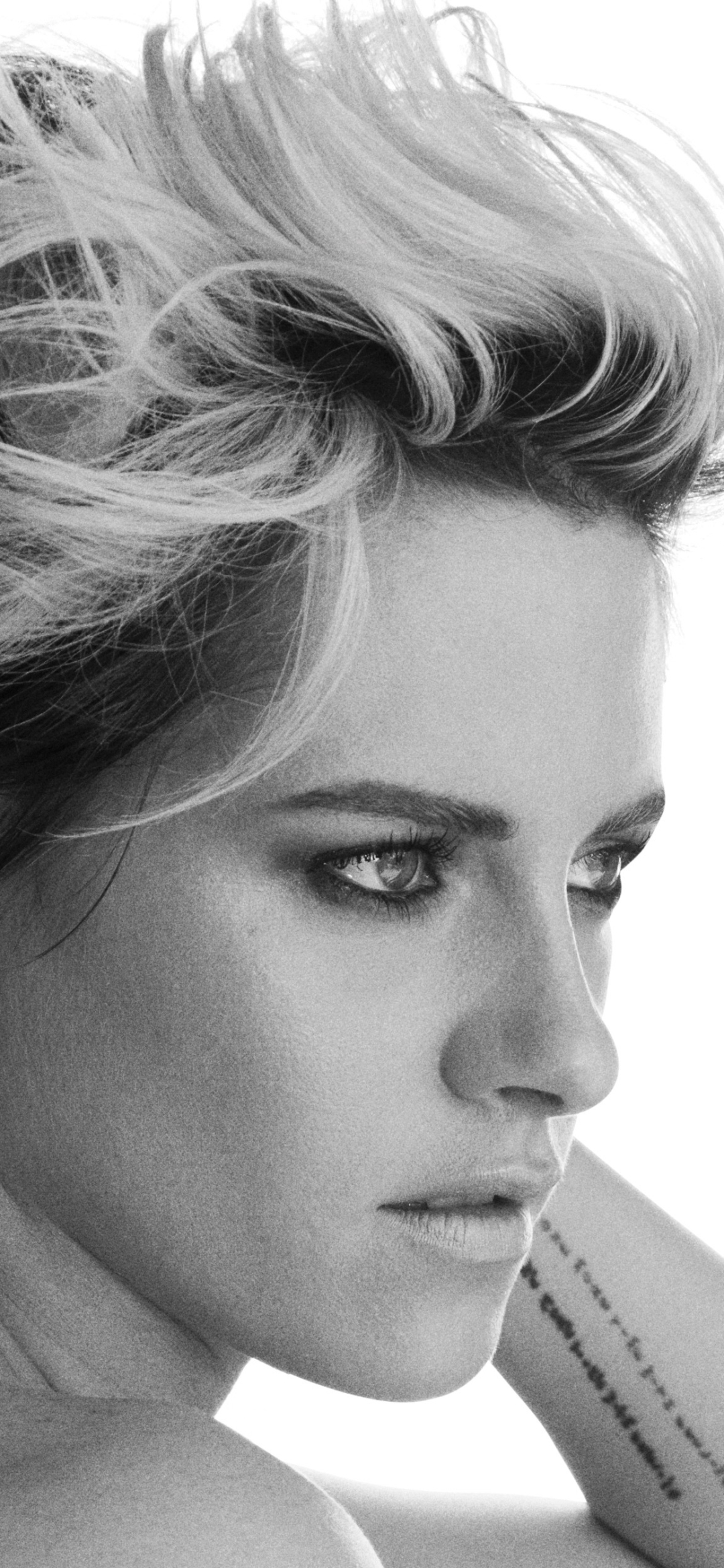 Kristen Stewart HD Monochrome 2021 Wallpapers