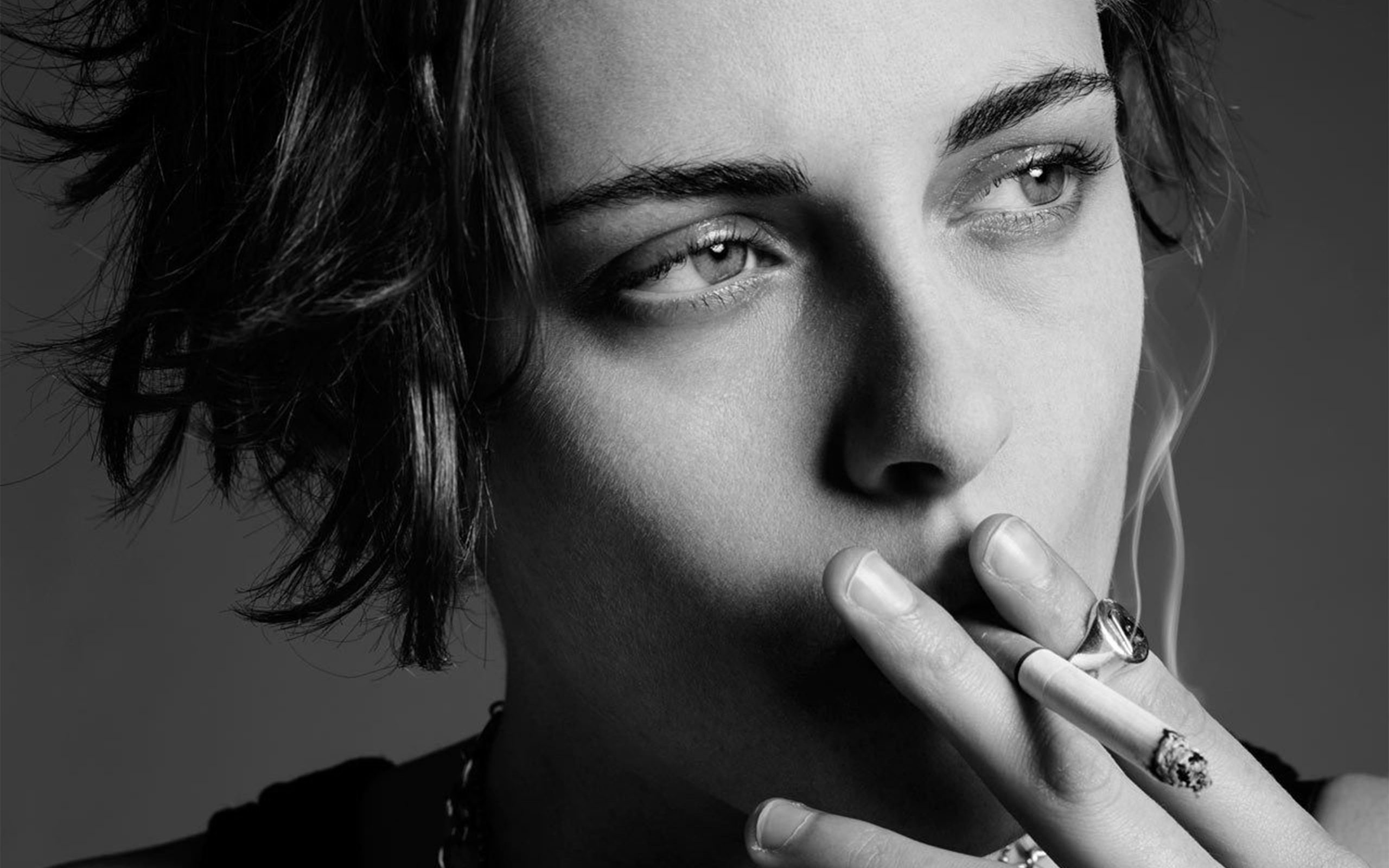 Kristen Stewart HD Monochrome 2021 Wallpapers