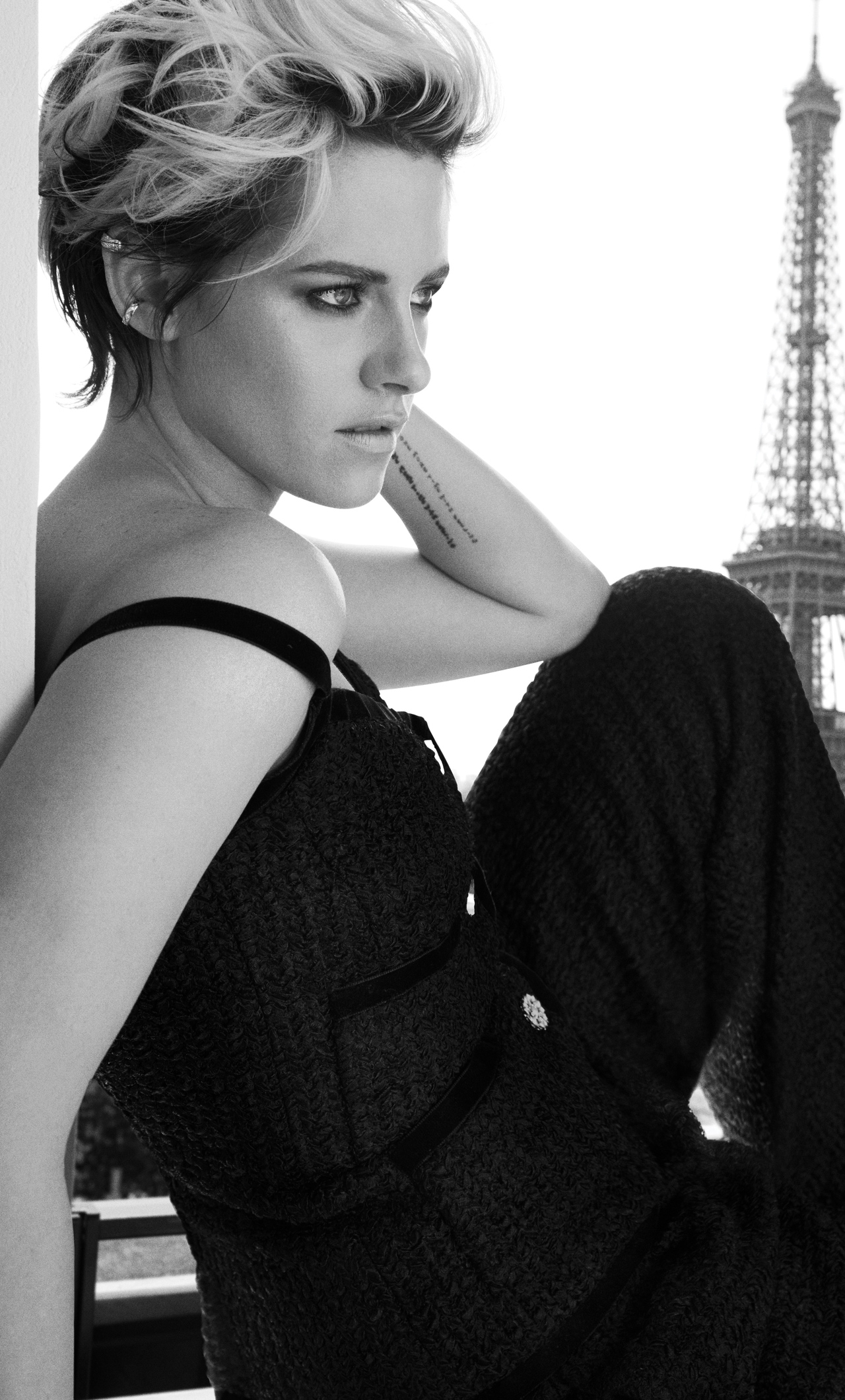 Kristen Stewart HD Monochrome 2021 Wallpapers