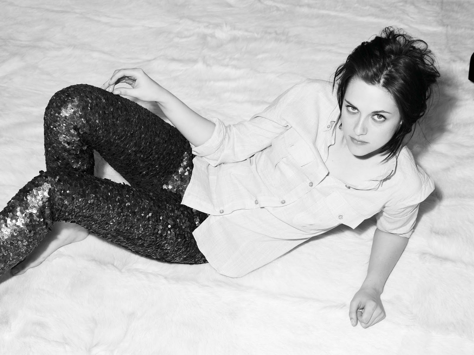 Kristen Stewart V 2017 Black and White Wallpapers