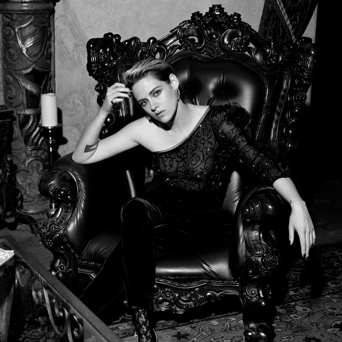 Kristen Stewart V Black and White Wallpapers
