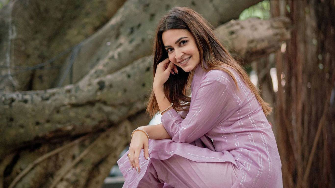 Kriti Kharbanda Wallpapers