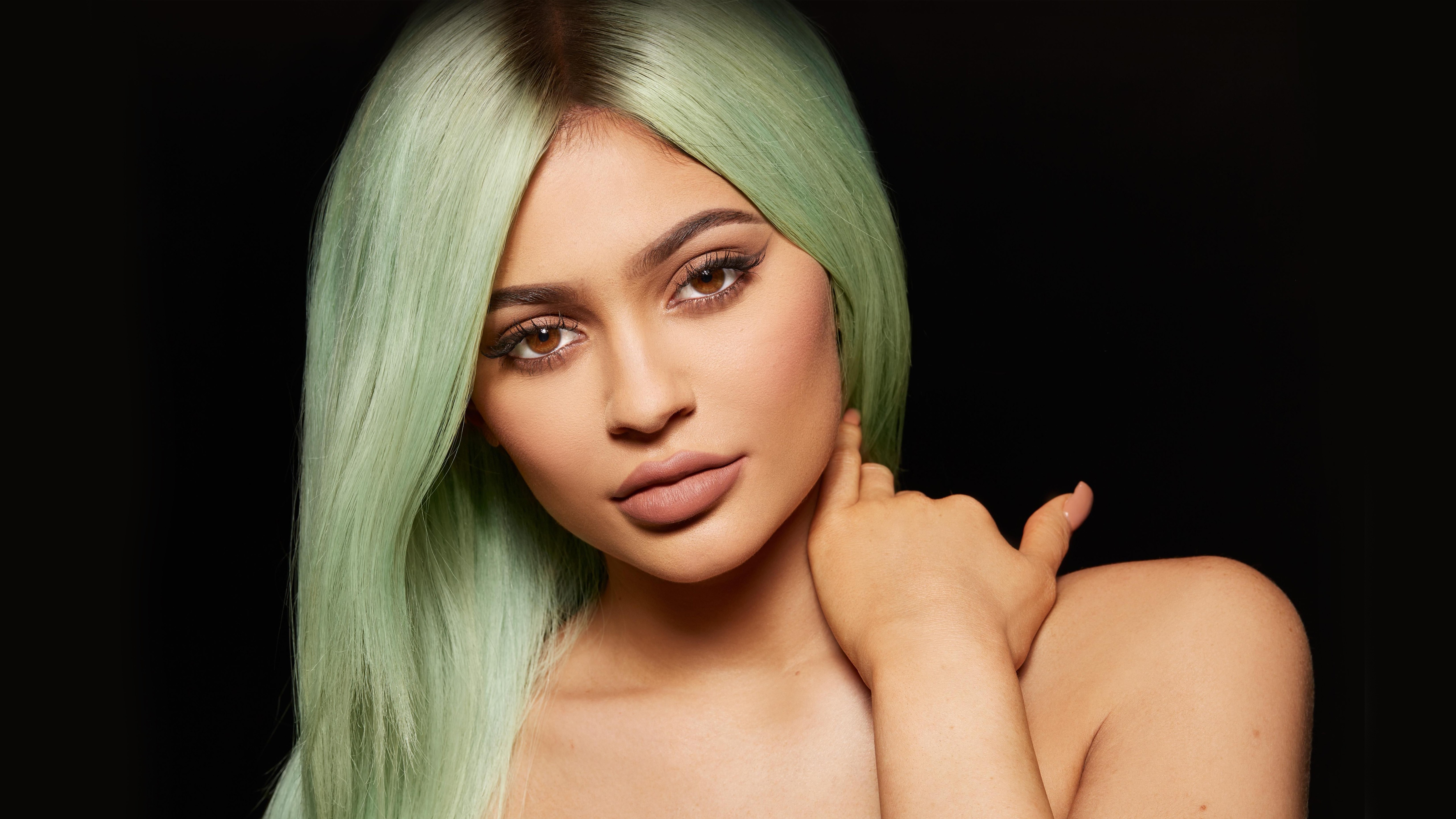 Kylie Jenner Cosmetics Campaign 2017 Wallpapers