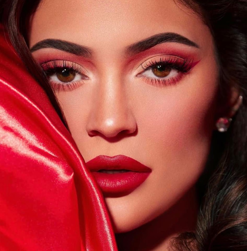 Kylie Jenner Cosmetics Campaign Wallpapers