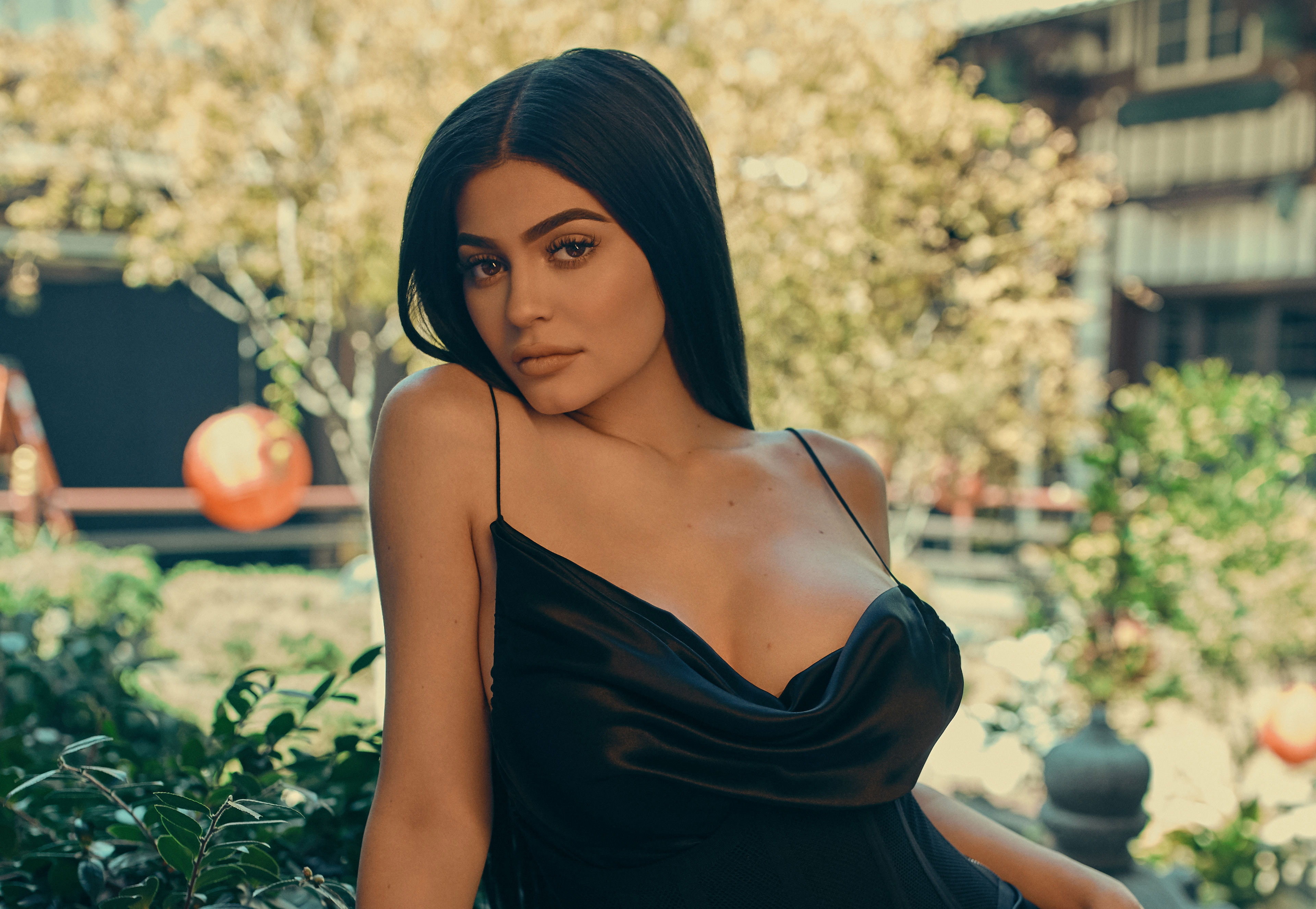 Kylie Jenner Drop Three 2017 Wallpapers