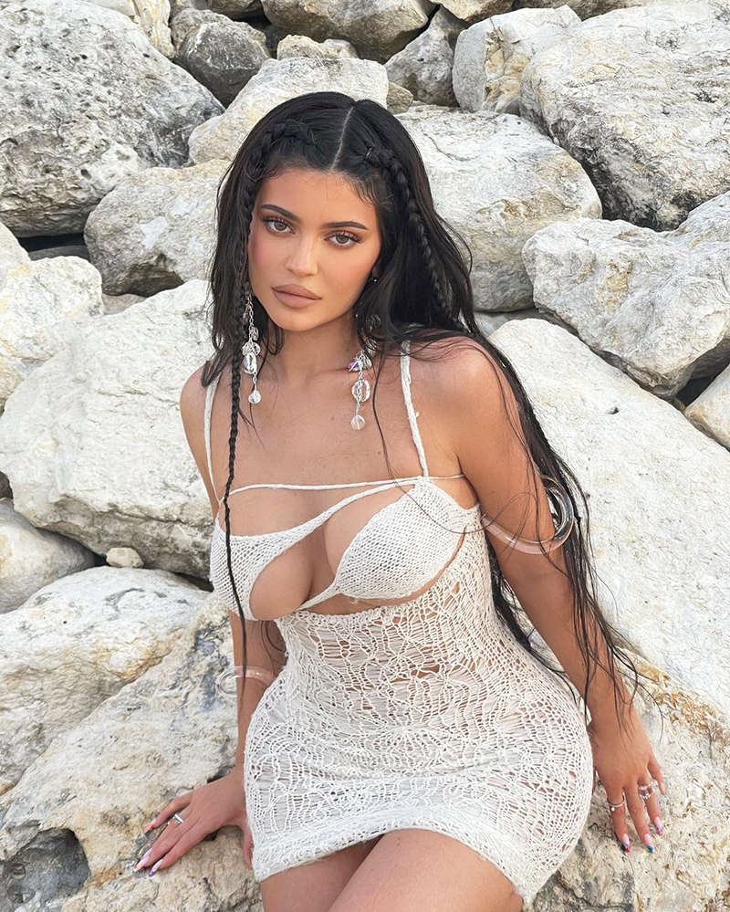 Kylie Jenner Drop Three 2017 Wallpapers