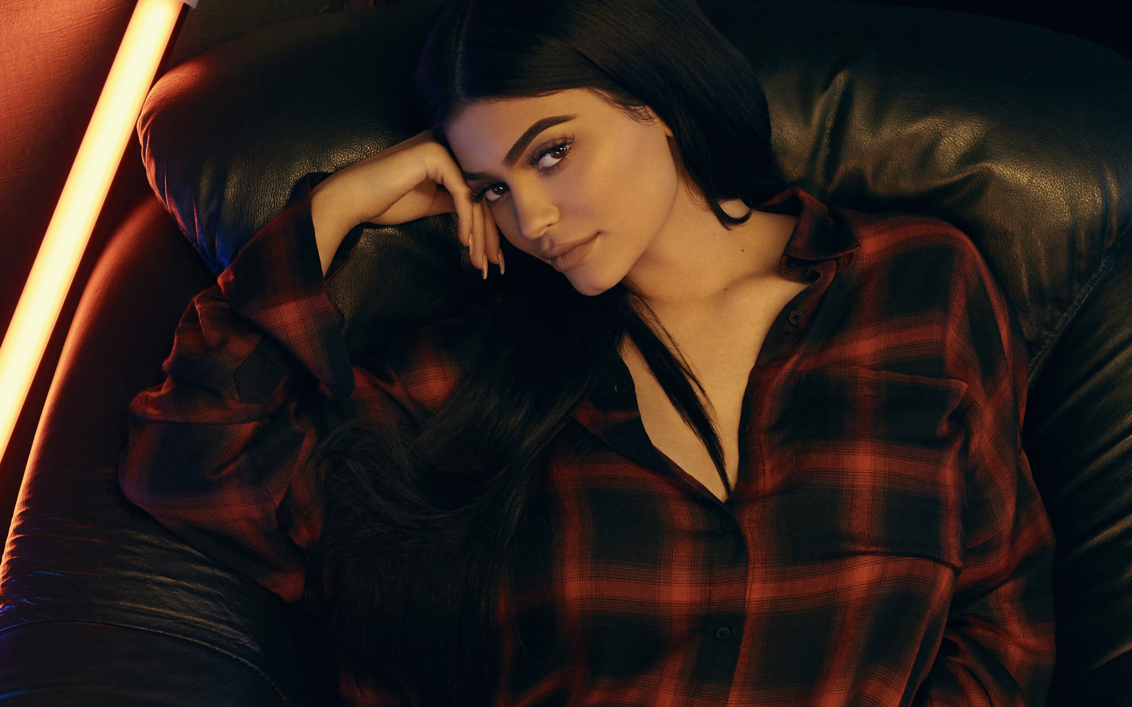 Kylie Jenner DropThree Collection Wallpapers