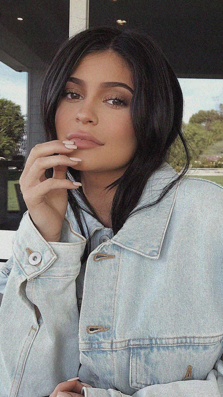 Kylie Jenner Portrait Wallpapers