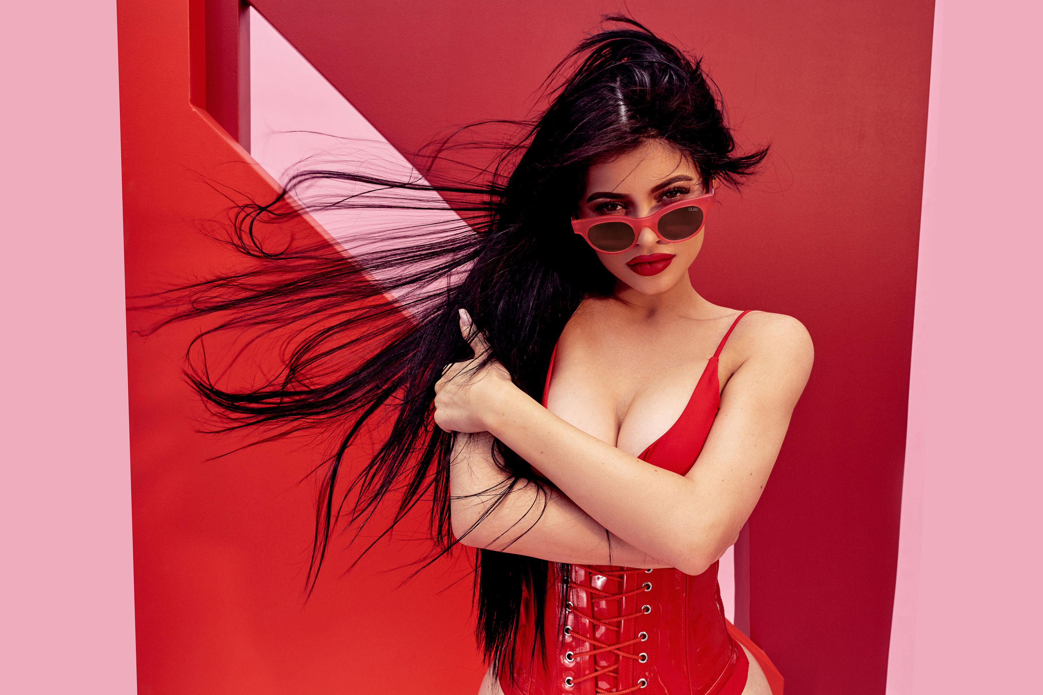 Kylie Jenner Short Hair For Quay Iconic Sunglasses Wallpapers