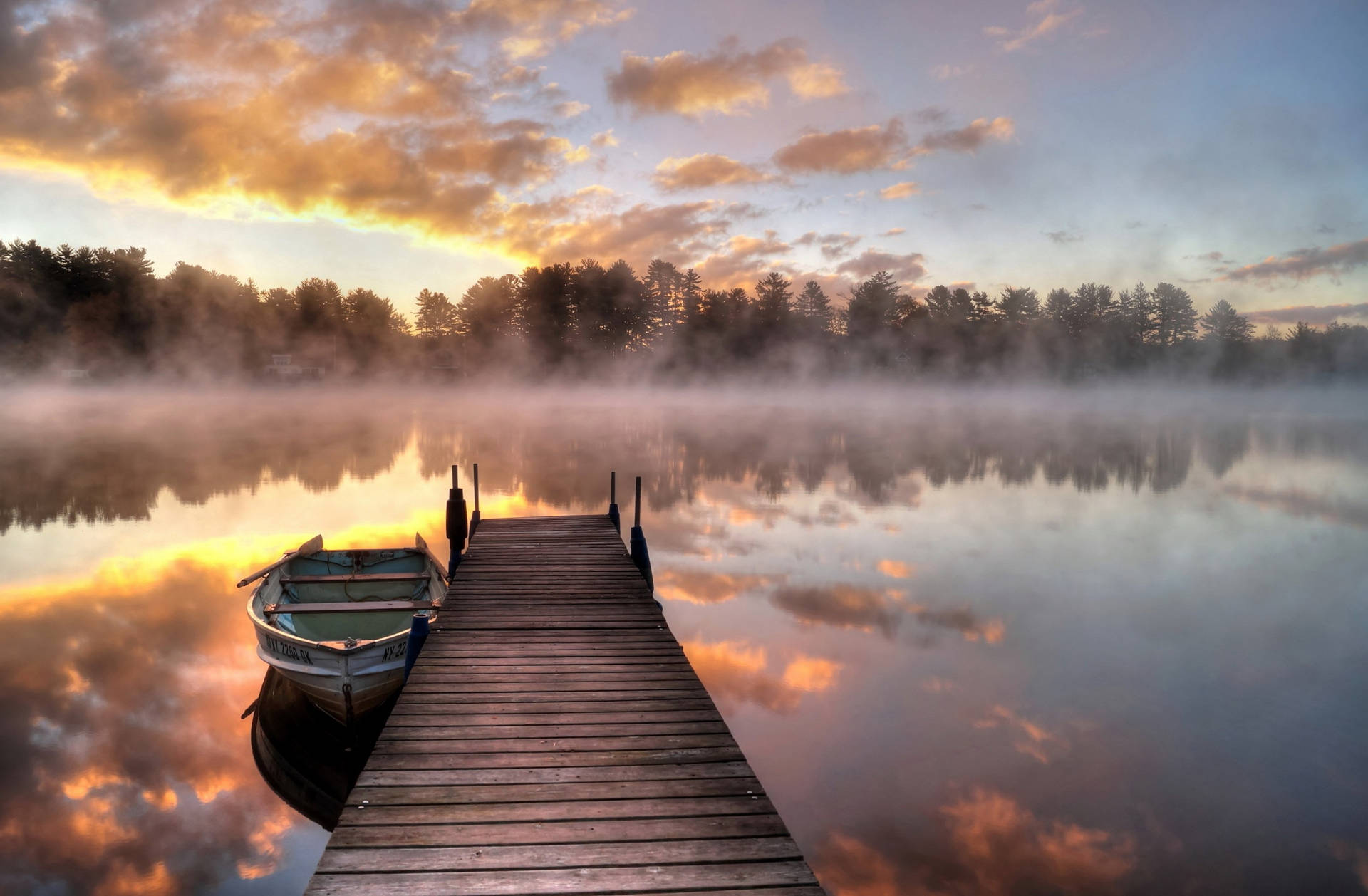 Lake And Boat Wallpapers