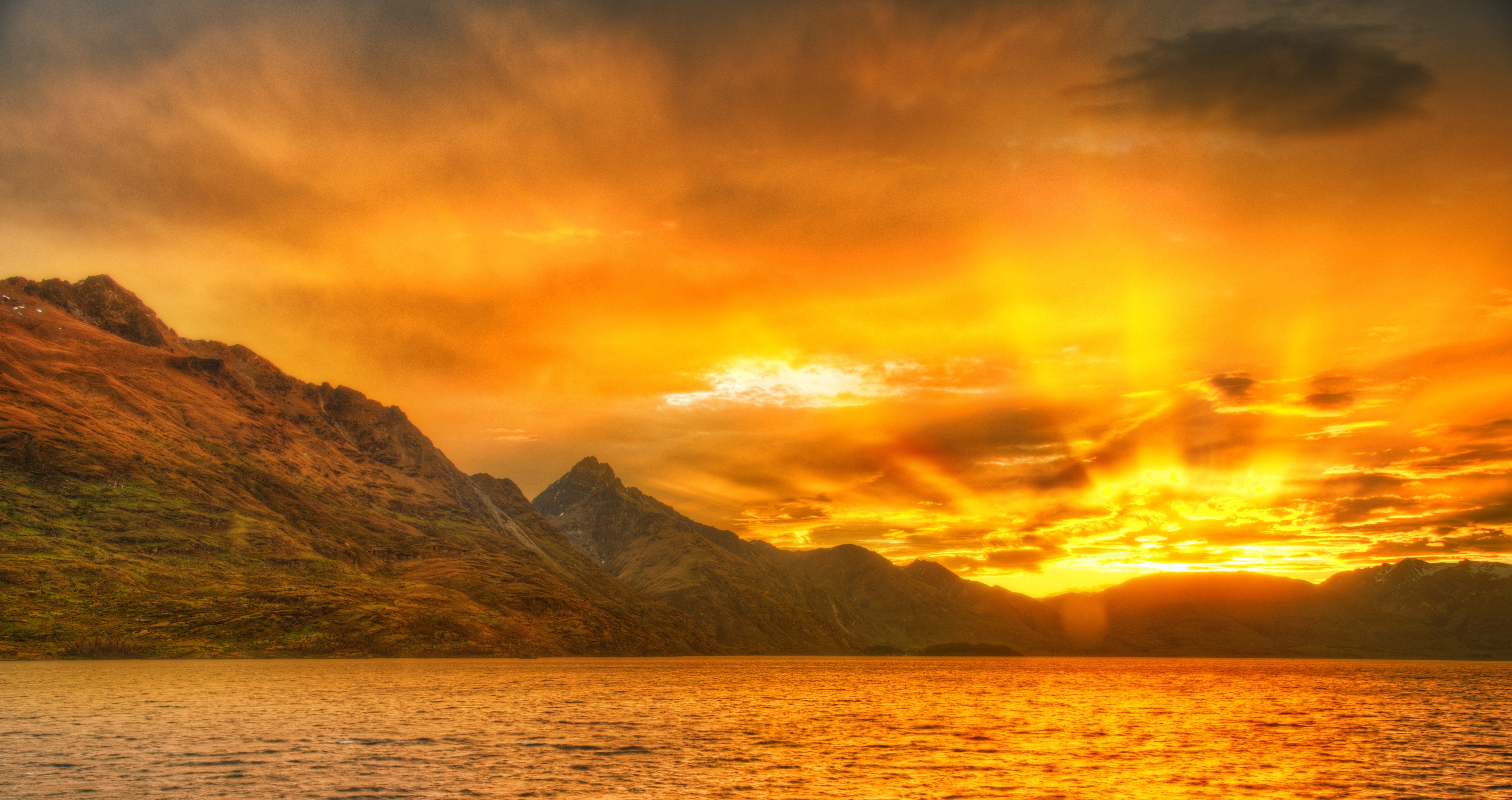 Lake Wakatipu Wallpapers