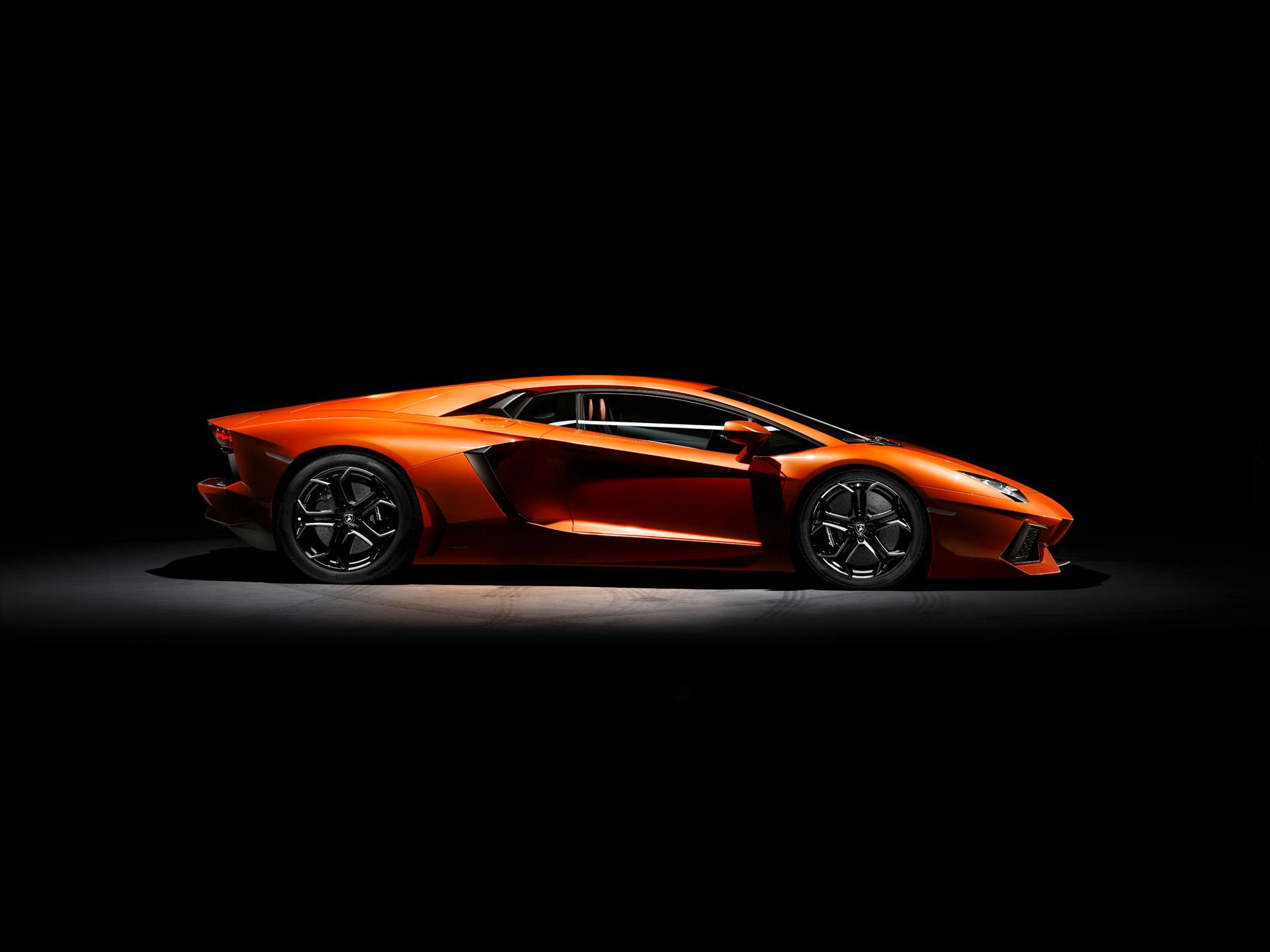 Lamborghini Aventador Lp 700-4 Wallpapers