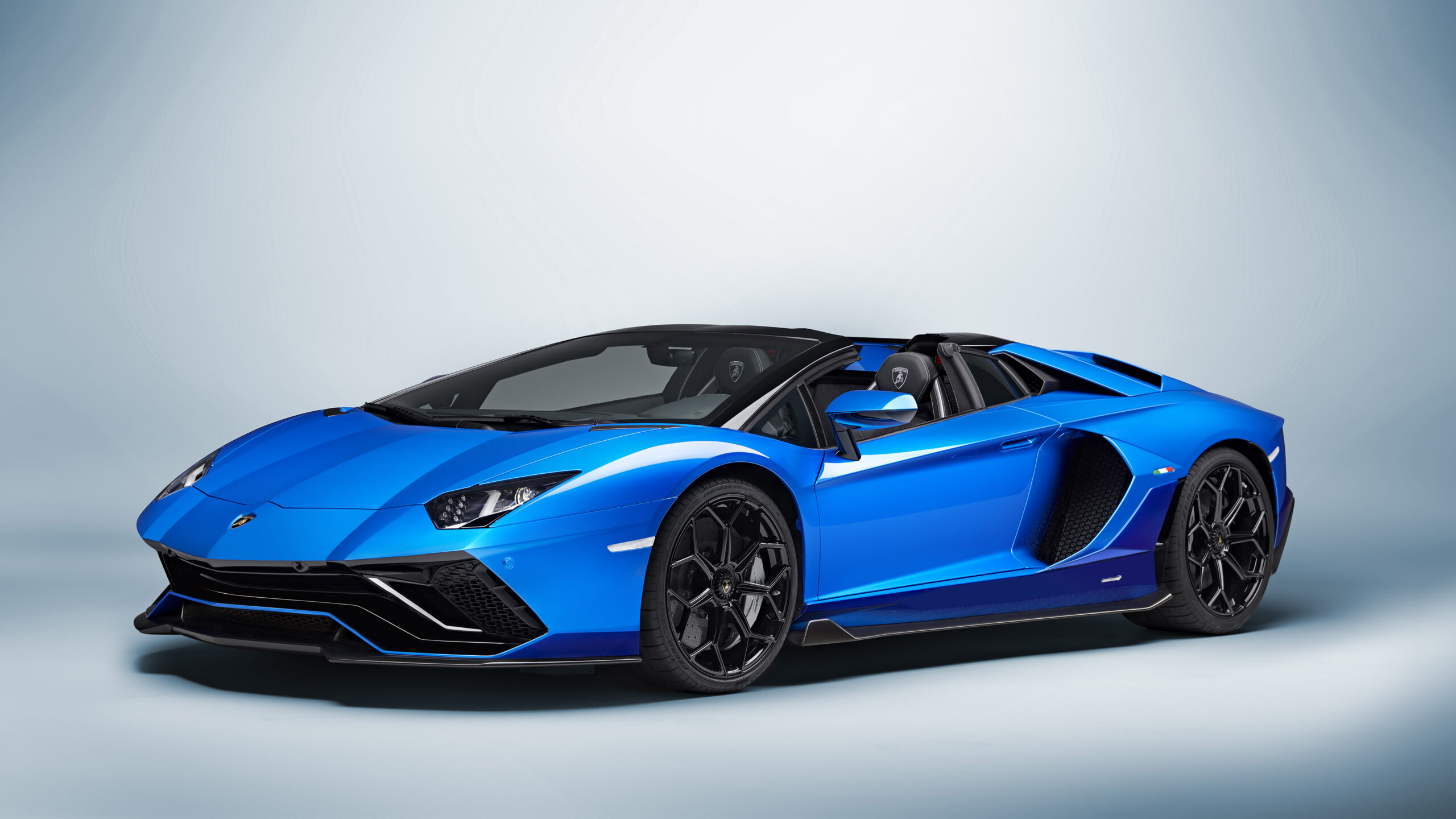 Lamborghini Aventador S Roadster 2017 Wallpapers