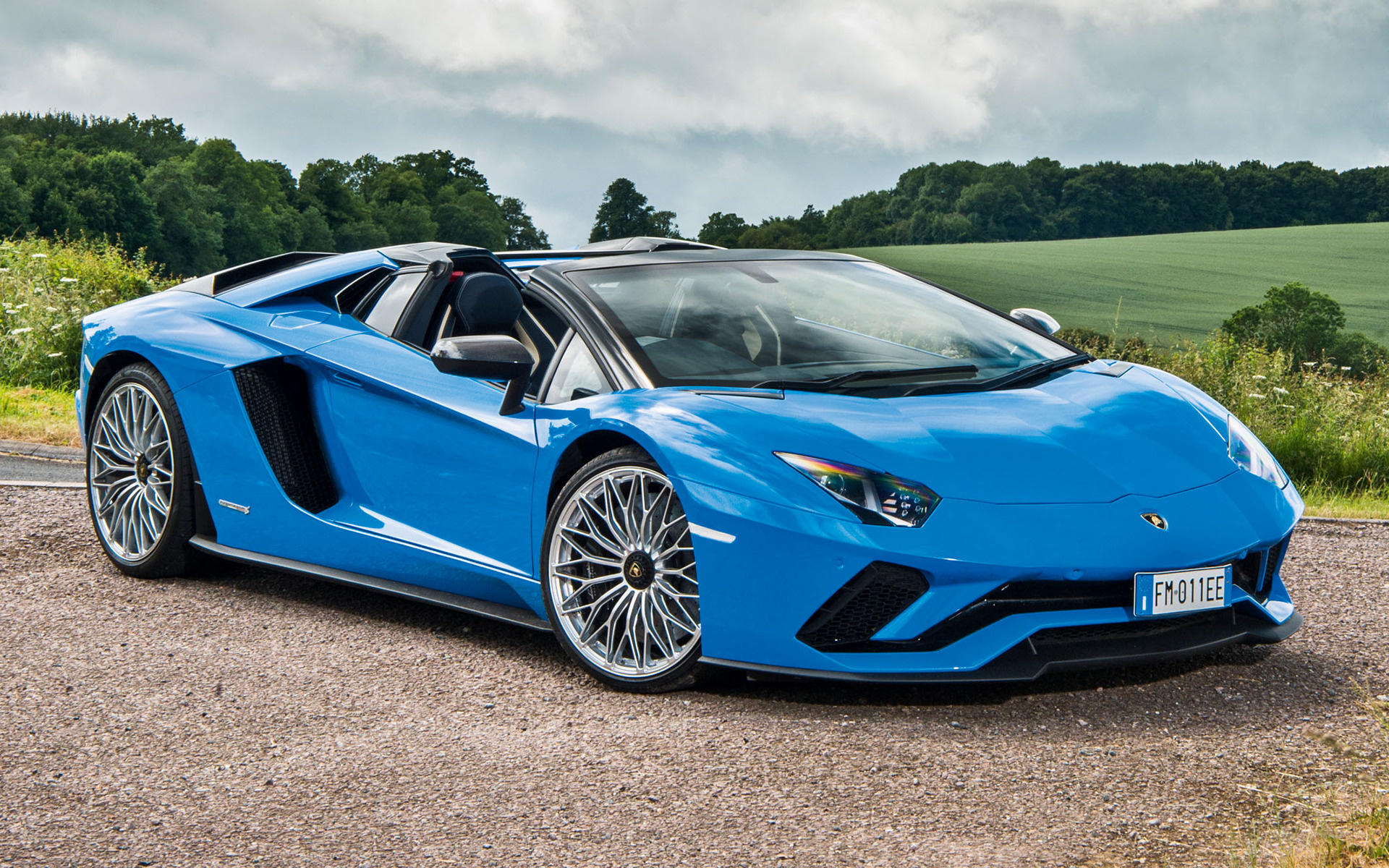 Lamborghini Aventador S Roadster Wallpapers