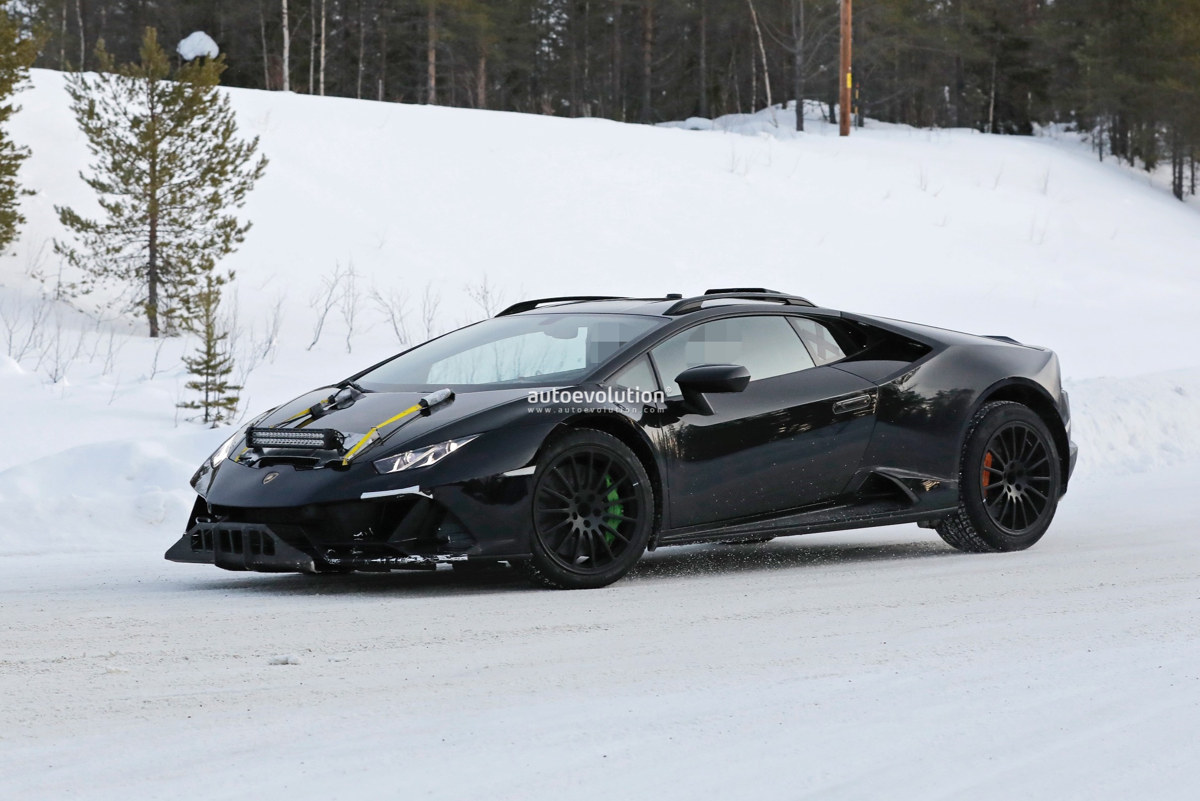 Lamborghini Huracan Sterrato Wallpapers