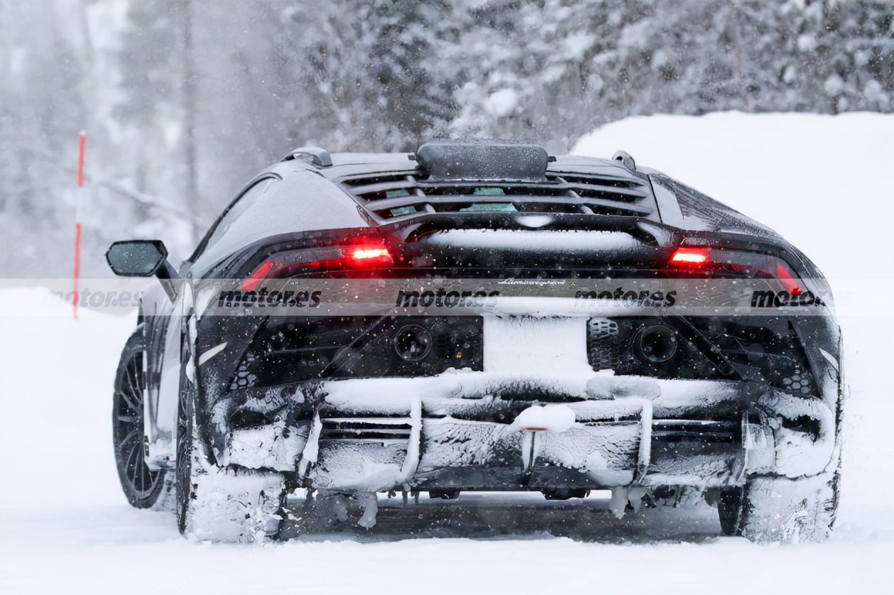 Lamborghini Huracan Sterrato Wallpapers