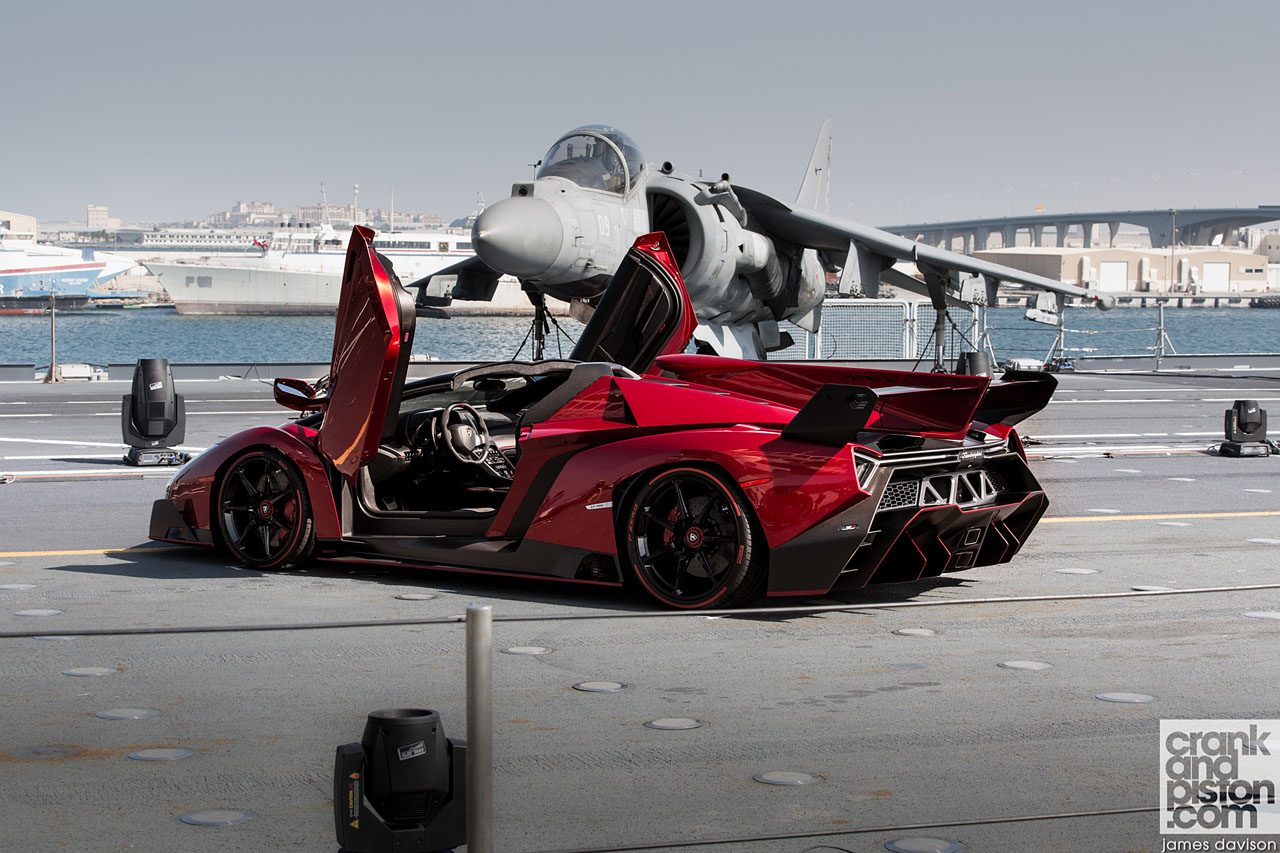 Lamborghini Veneno Roadster Wallpapers