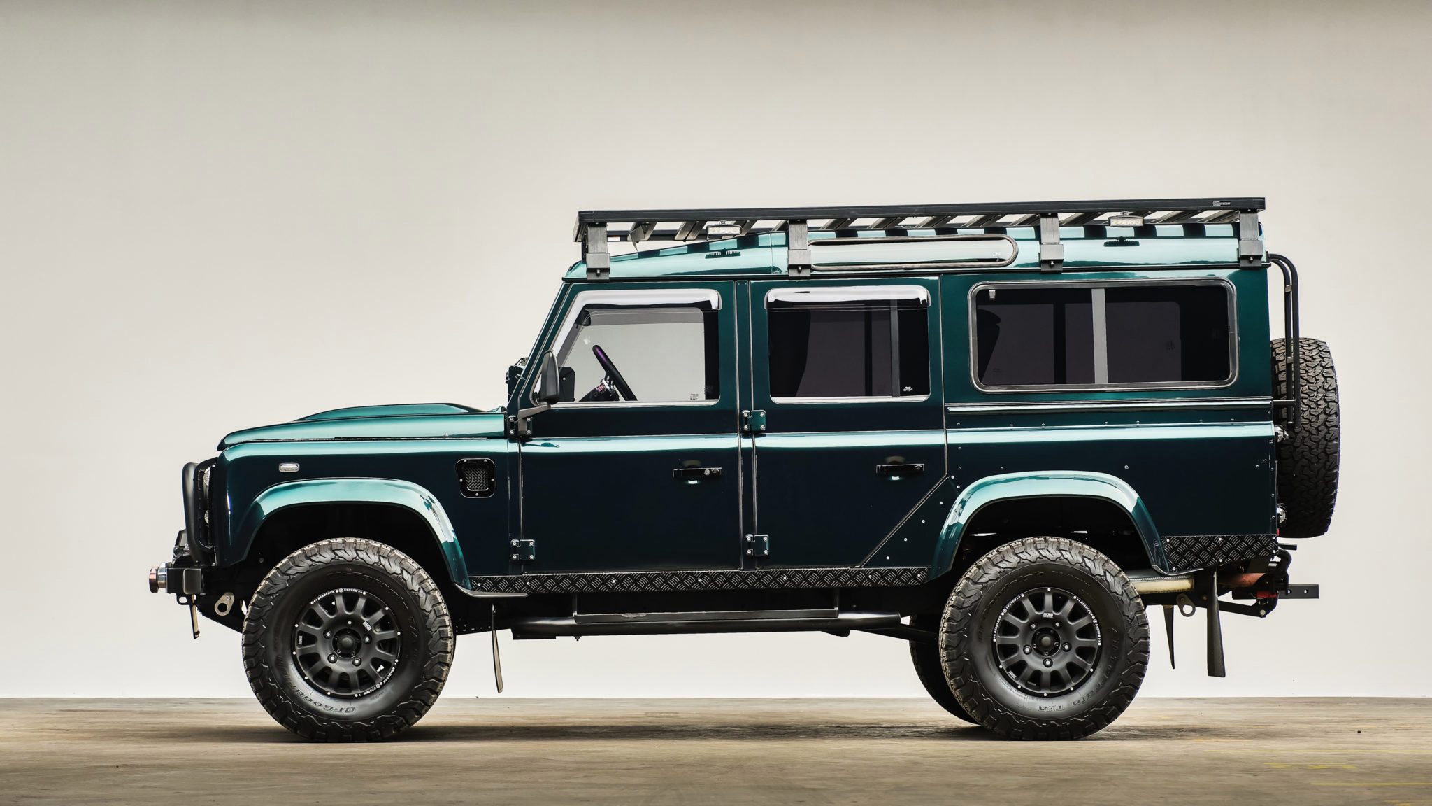 Land Rover Defender Wallpapers