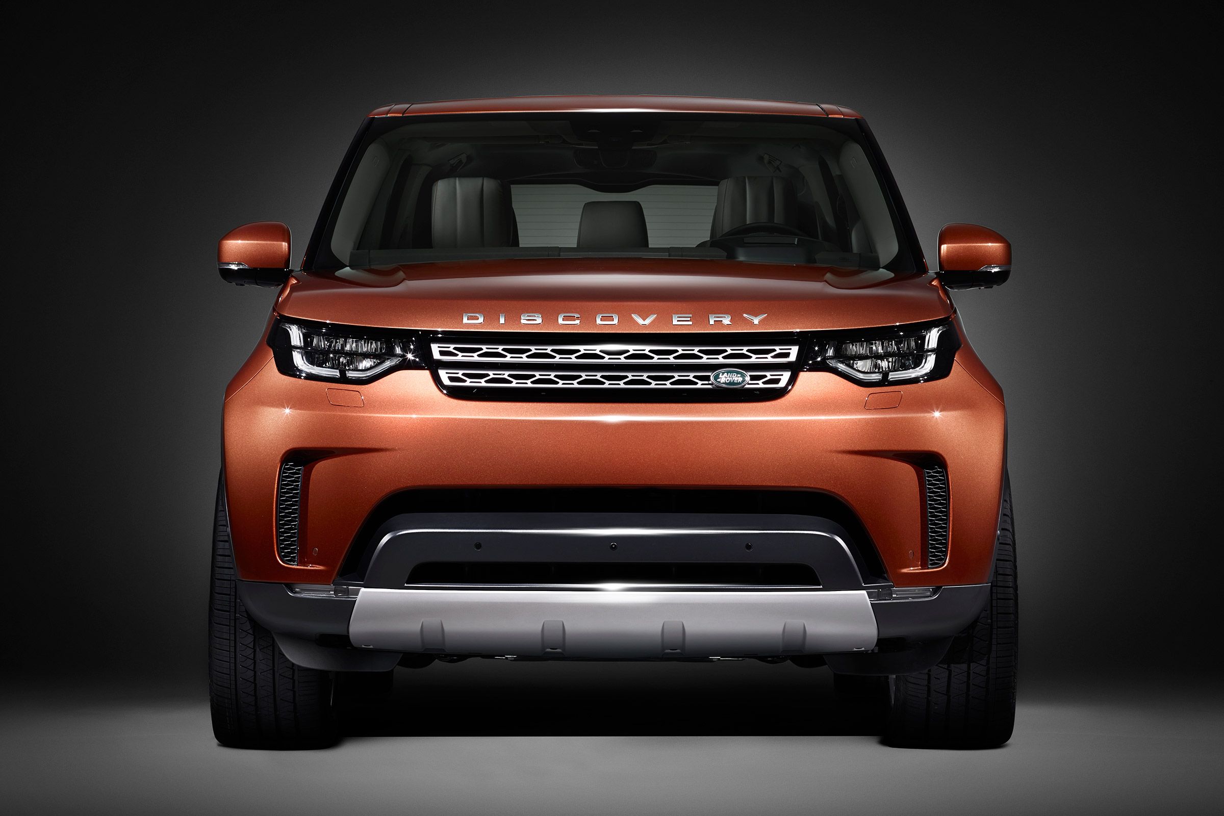 Land Rover Discovery Svx 2018 Wallpapers