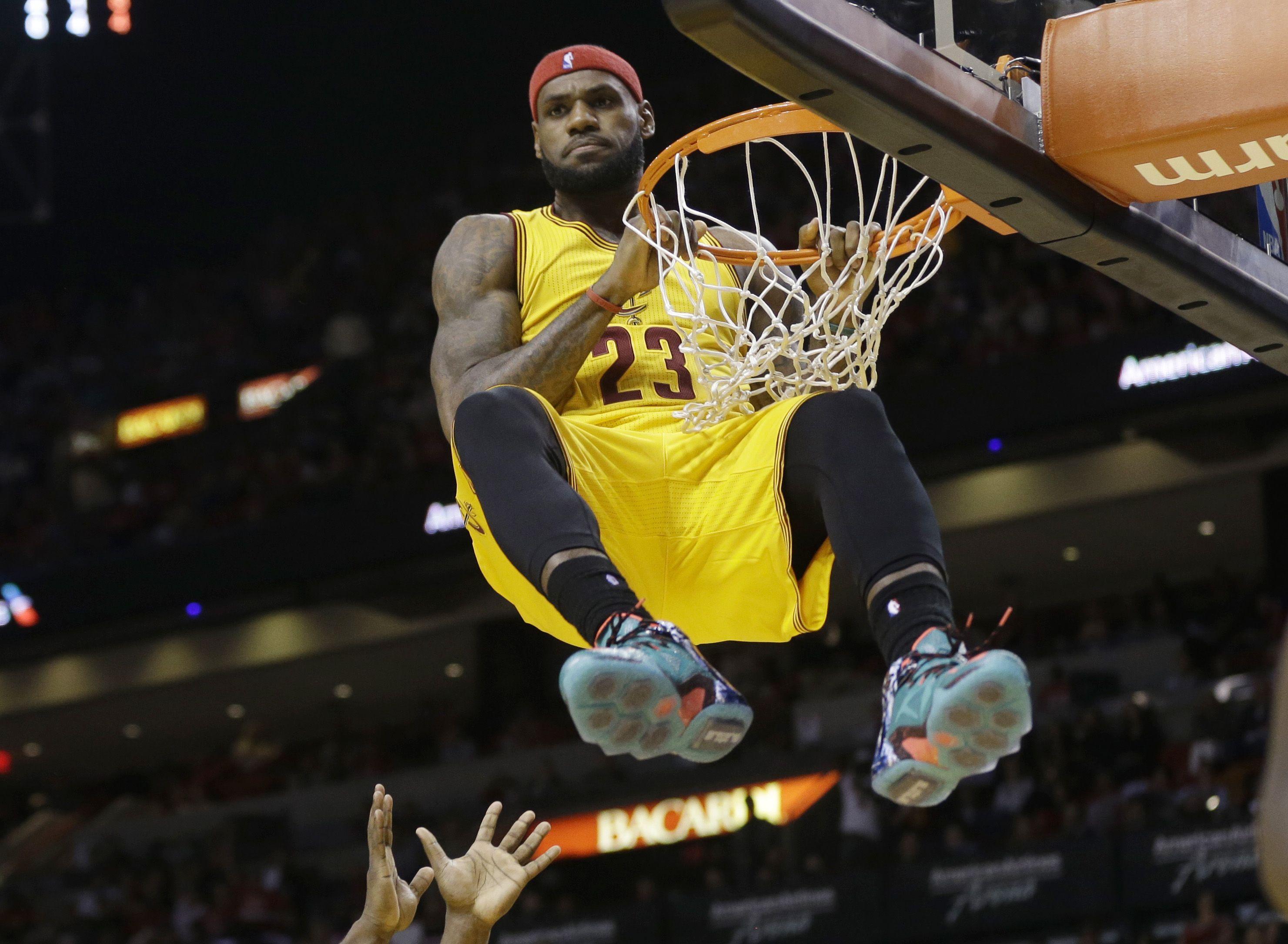 Lebron James Dunking Wallpapers